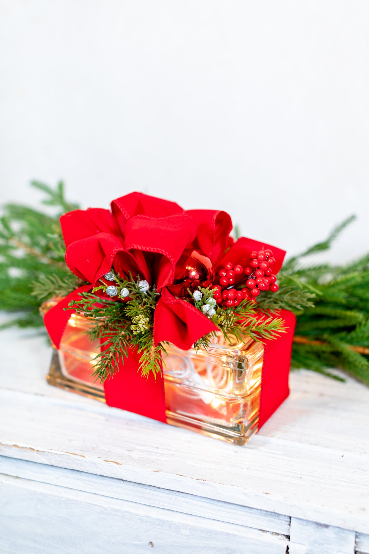 Battery Operated Elegant Red Horizontal Light Block