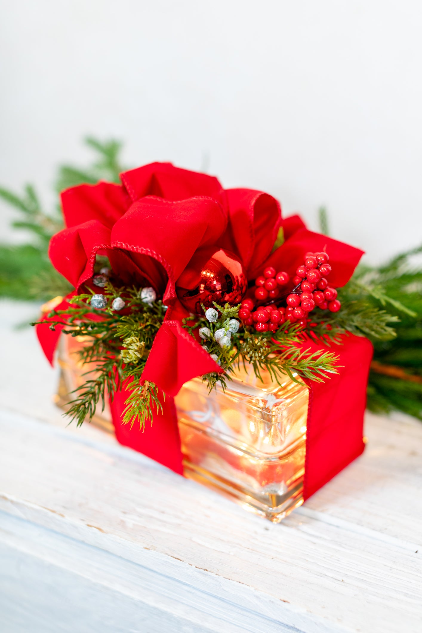 Battery Operated Elegant Red Horizontal Light Block