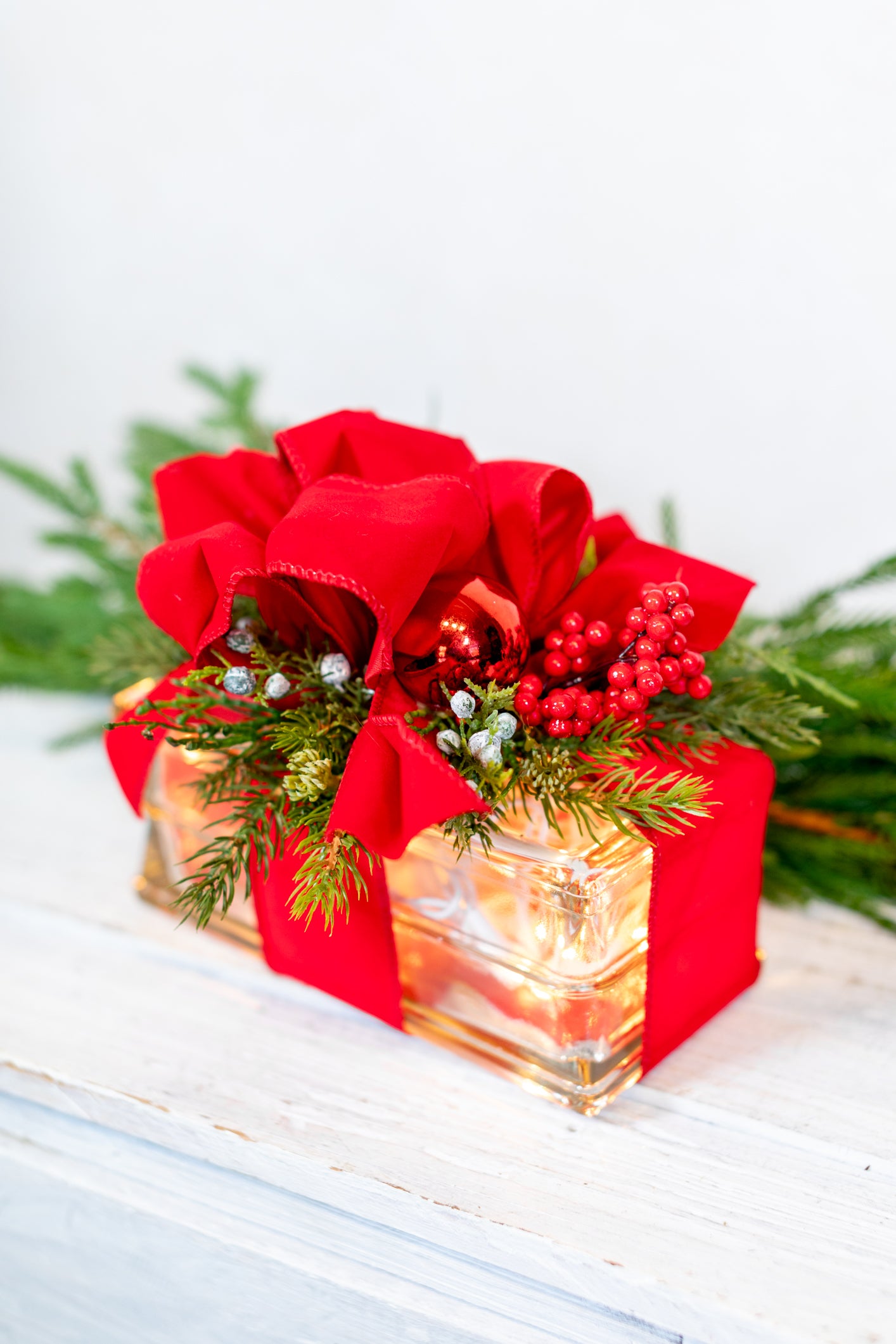 Battery Operated Elegant Red Horizontal Light Block