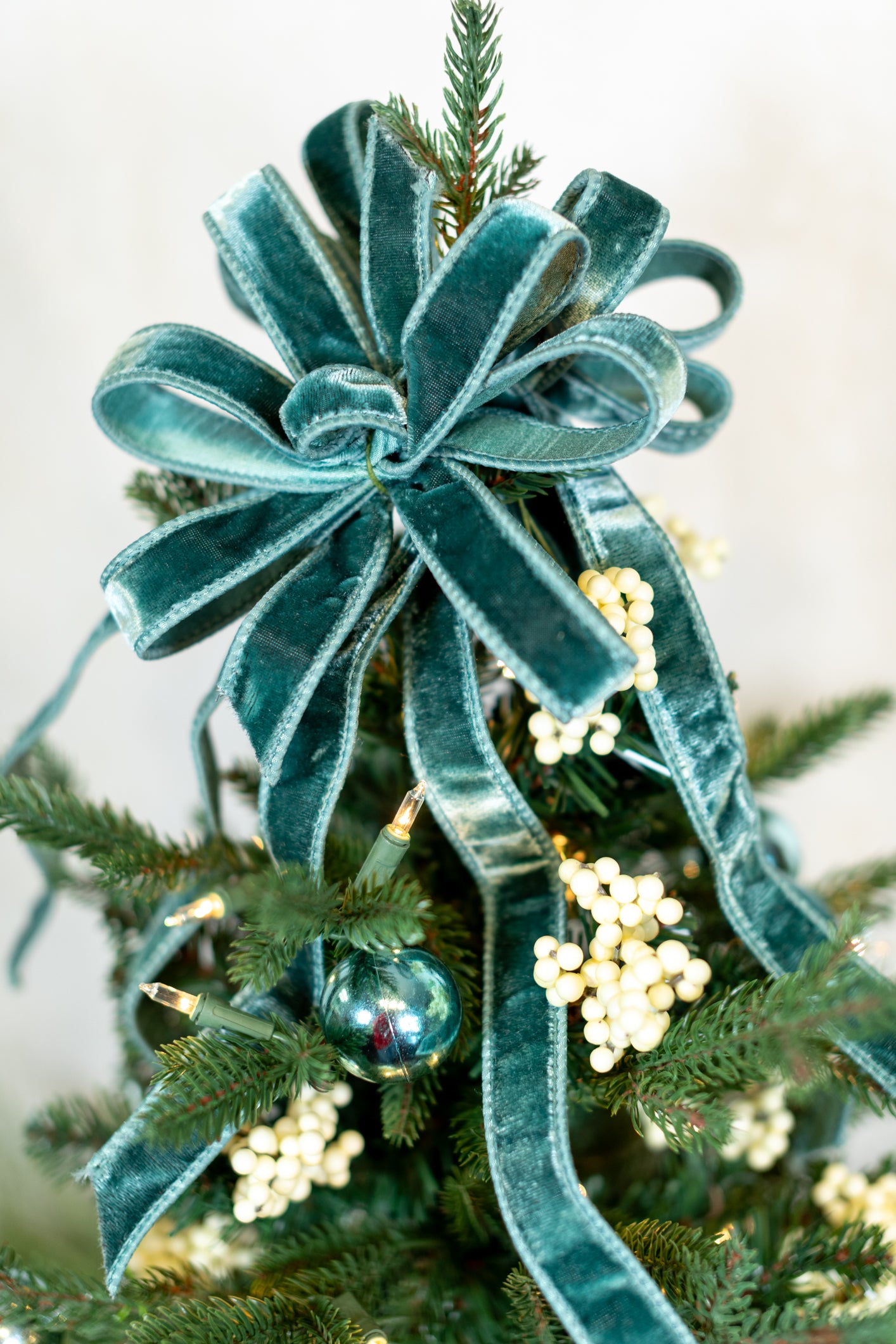 2 ft. Winter Blues Pre-Lit Decorated Tree