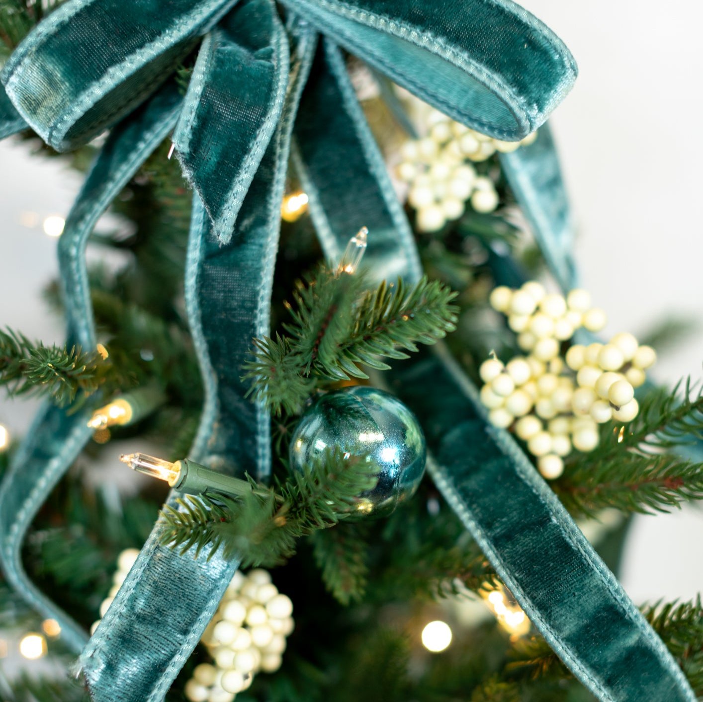 2 ft. Winter Blues Pre-Lit Decorated Tree