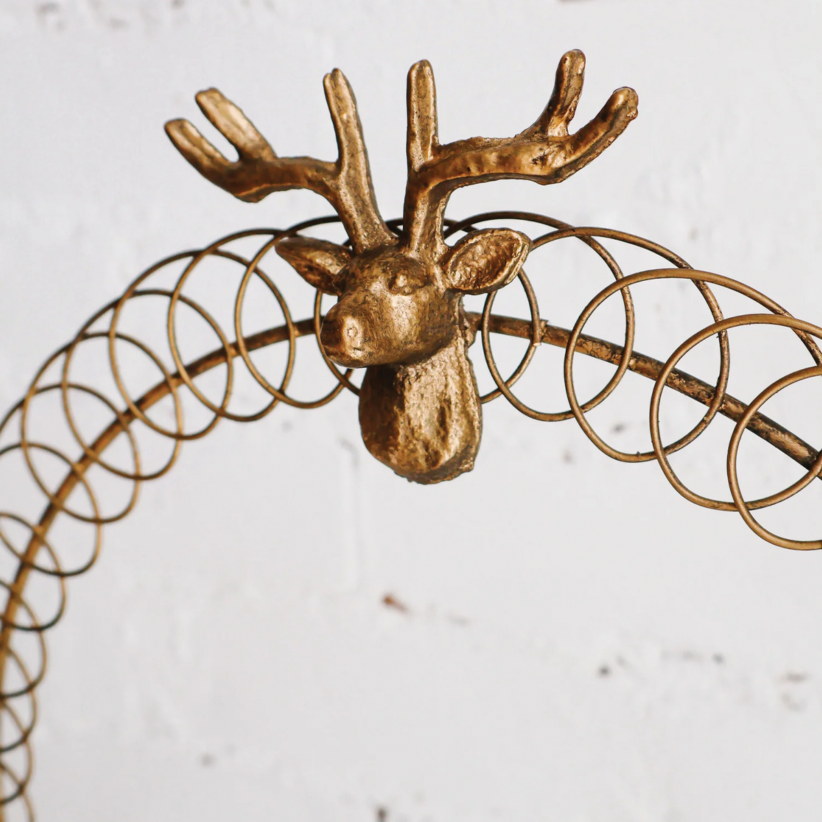 Round Wire Deer Christmas Card Holder Stand