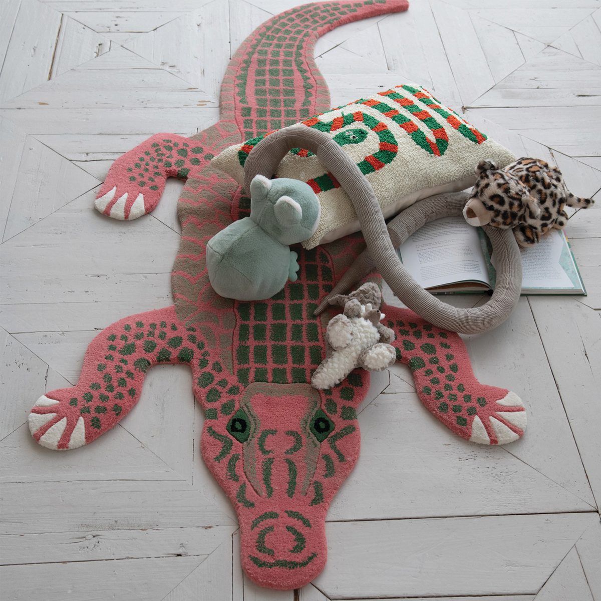 Wool Tufted Alligator Shaped Rug