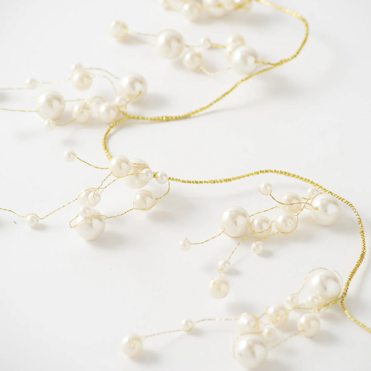 Pearl White Gold Garland