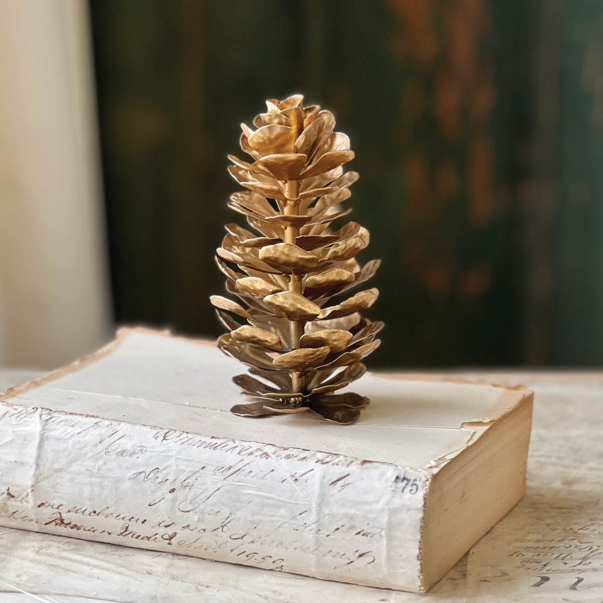 Epaulette Metal Gold Pinecone Small