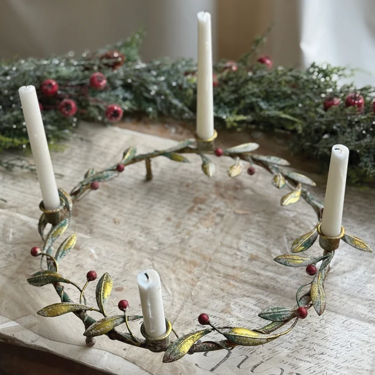 Merry Mistletoe Metal Candle Wreath