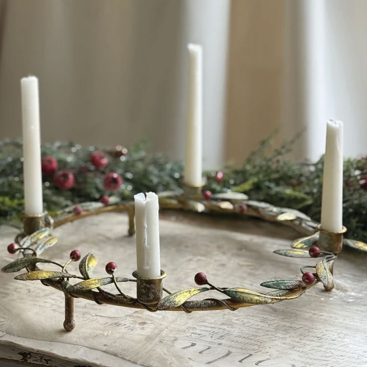 Merry Mistletoe Metal Candle Wreath