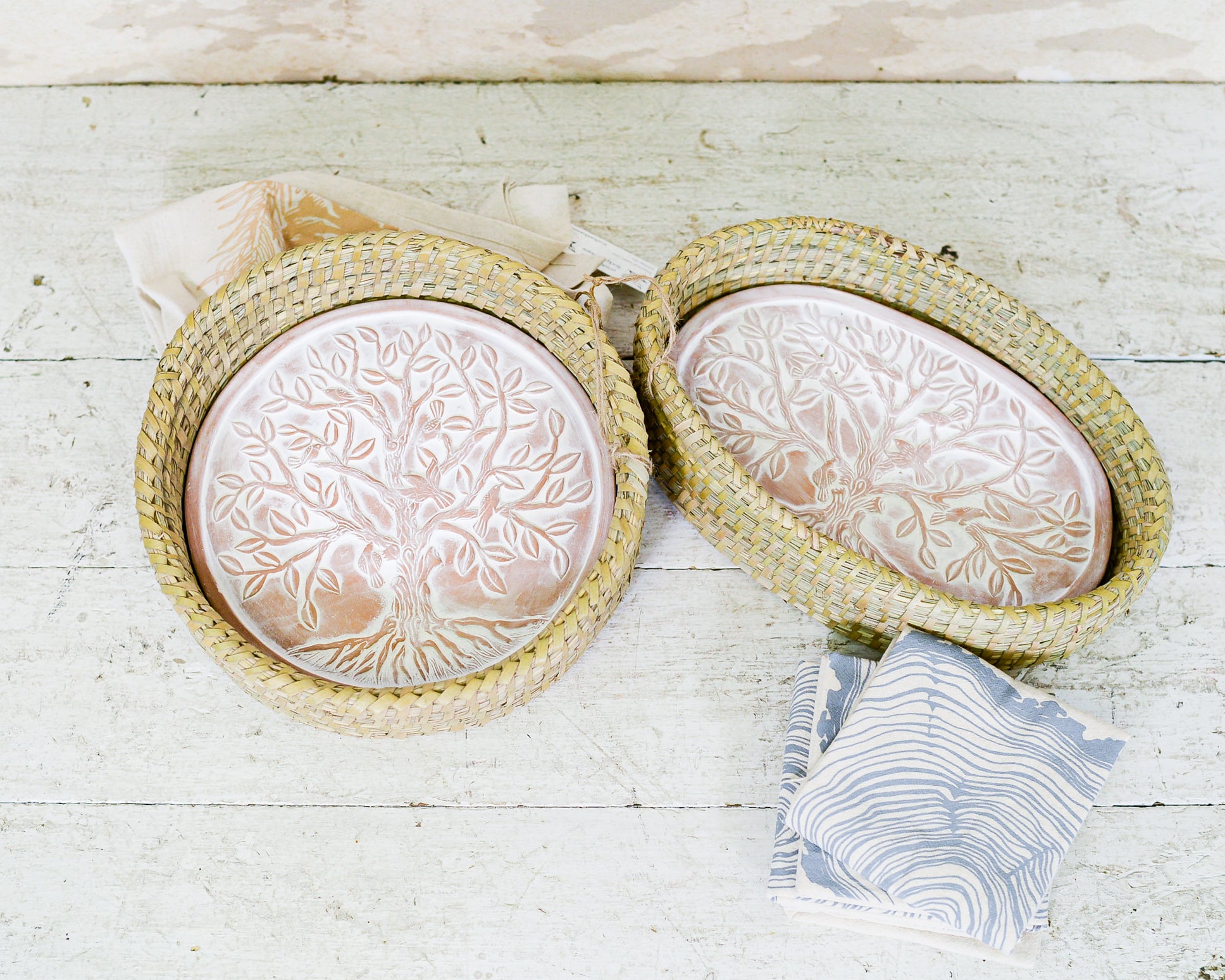 Bread-Warmer White Washed Terracotta Stone in Kaisa Grass Basket Oval