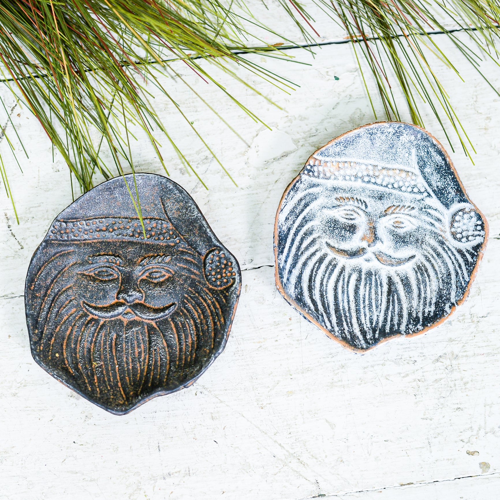 Santa Hangable Cast Iron Dish White Washed