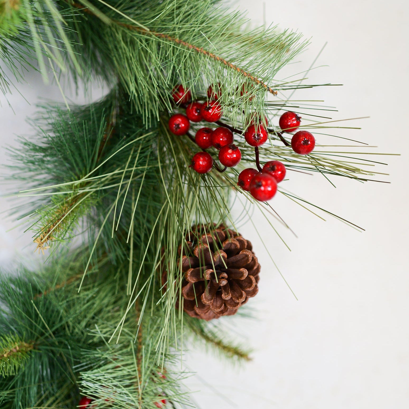 30"D Adirondack Pine Wreath