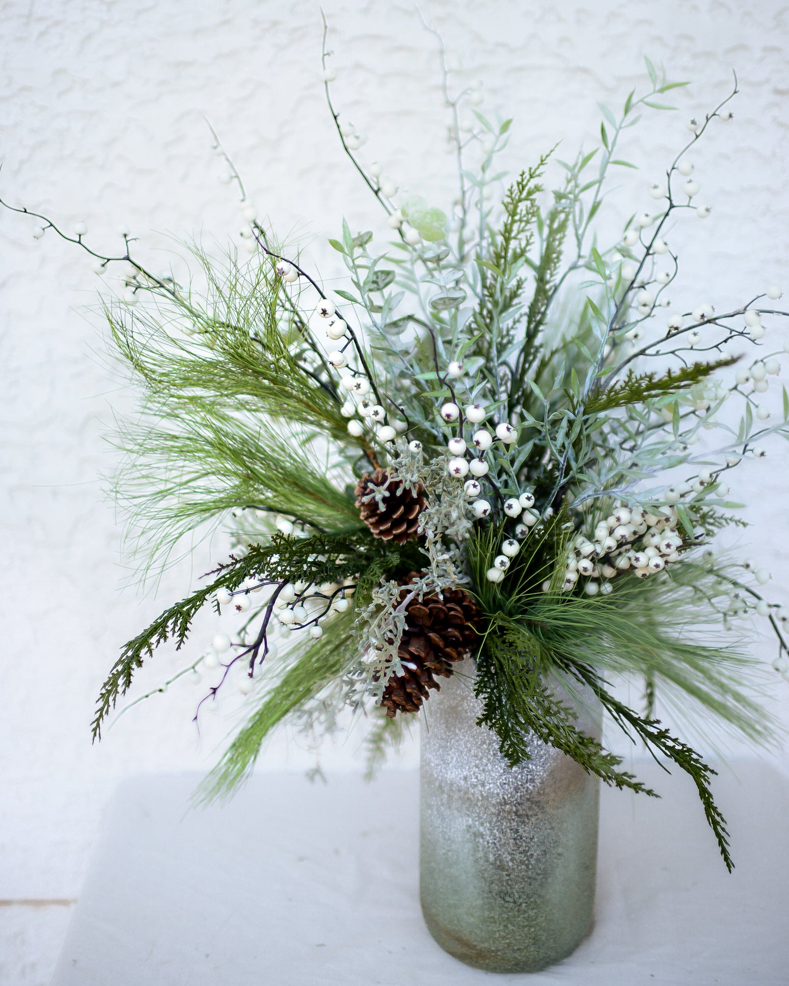 Winter White Bouquet Grand Drop In