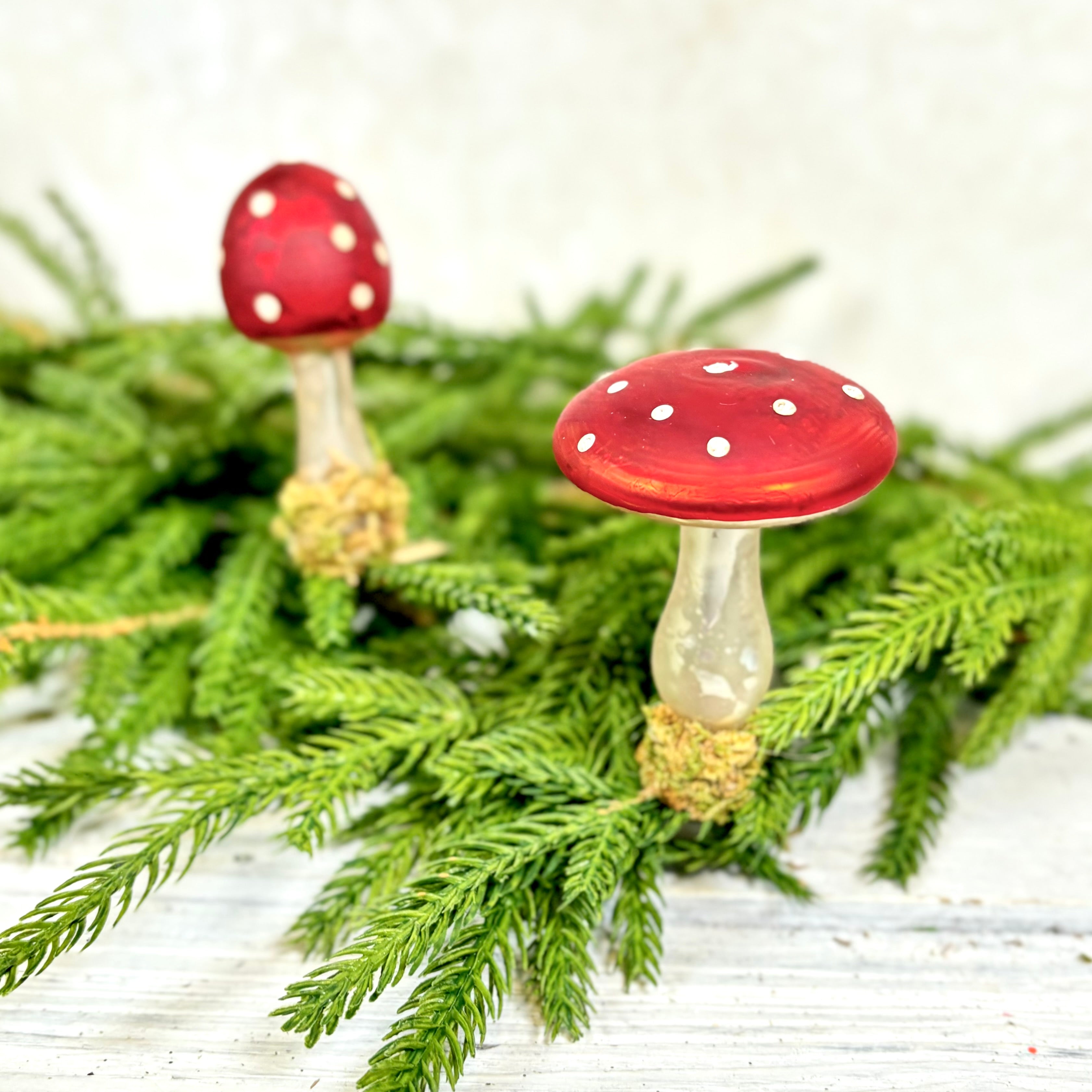 Antiqued Glass Clip-on Toadstool Red Mushroom