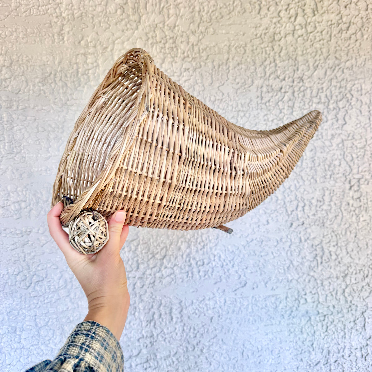 Small Willow Cornucopia 16”