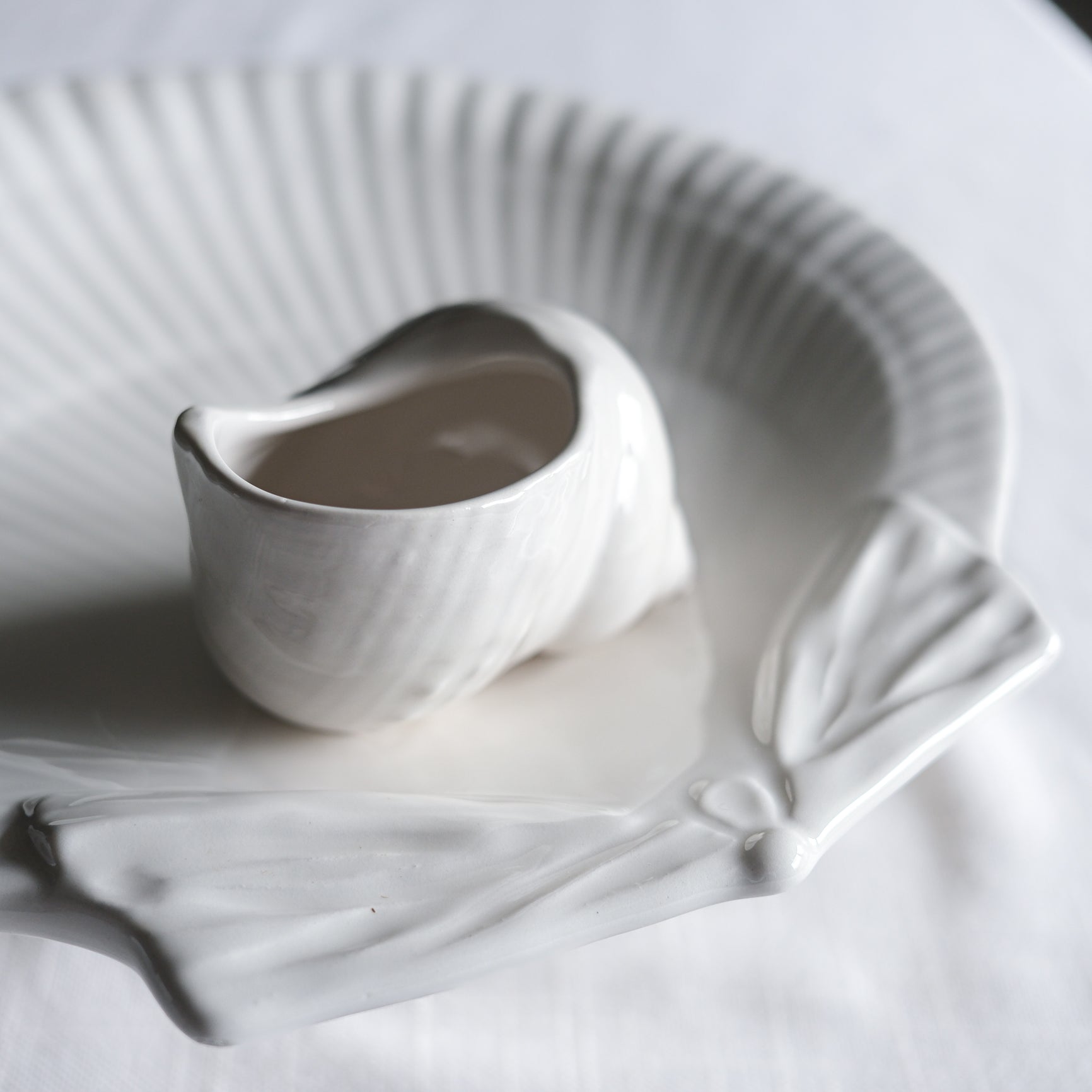 Este Ceramiche White Ceramic Shell Dish on Pedestal Made in Italy
