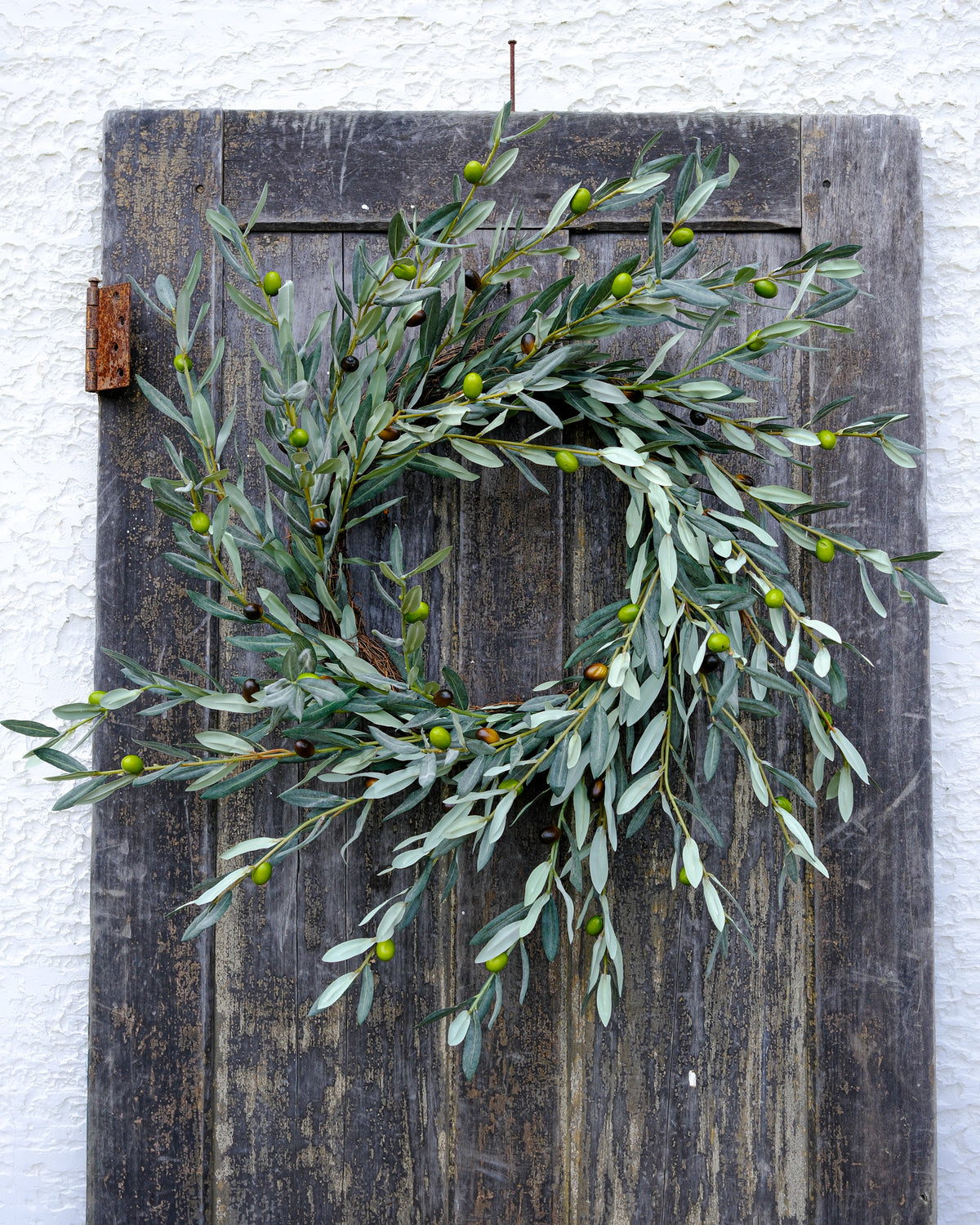 28"D Olive Berry Wreath