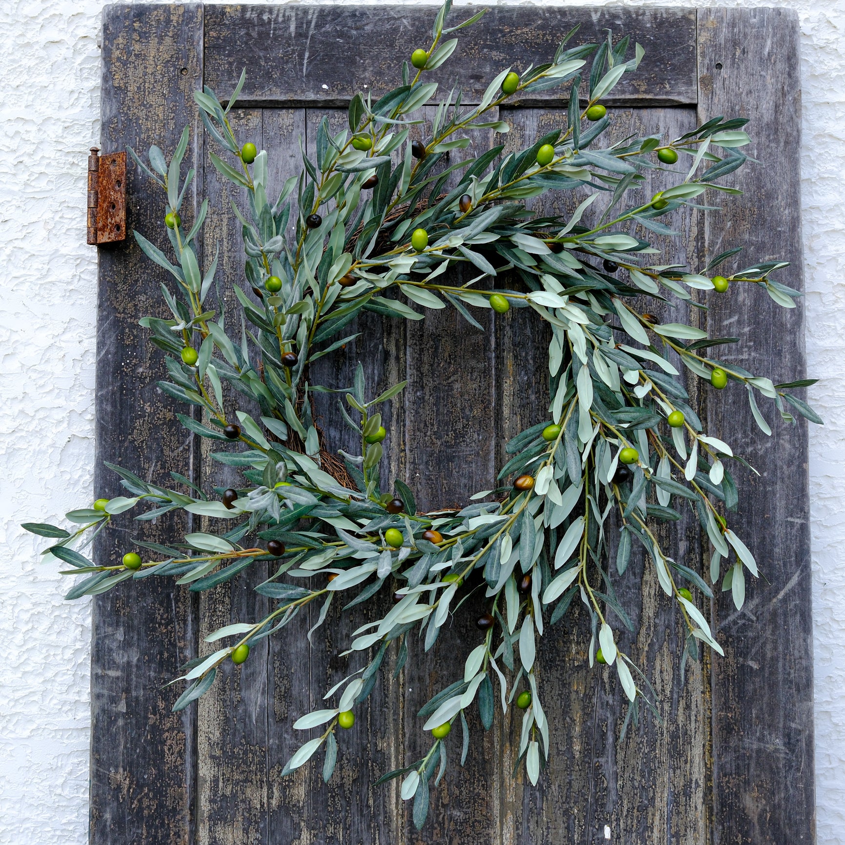 28"D Olive Berry Wreath