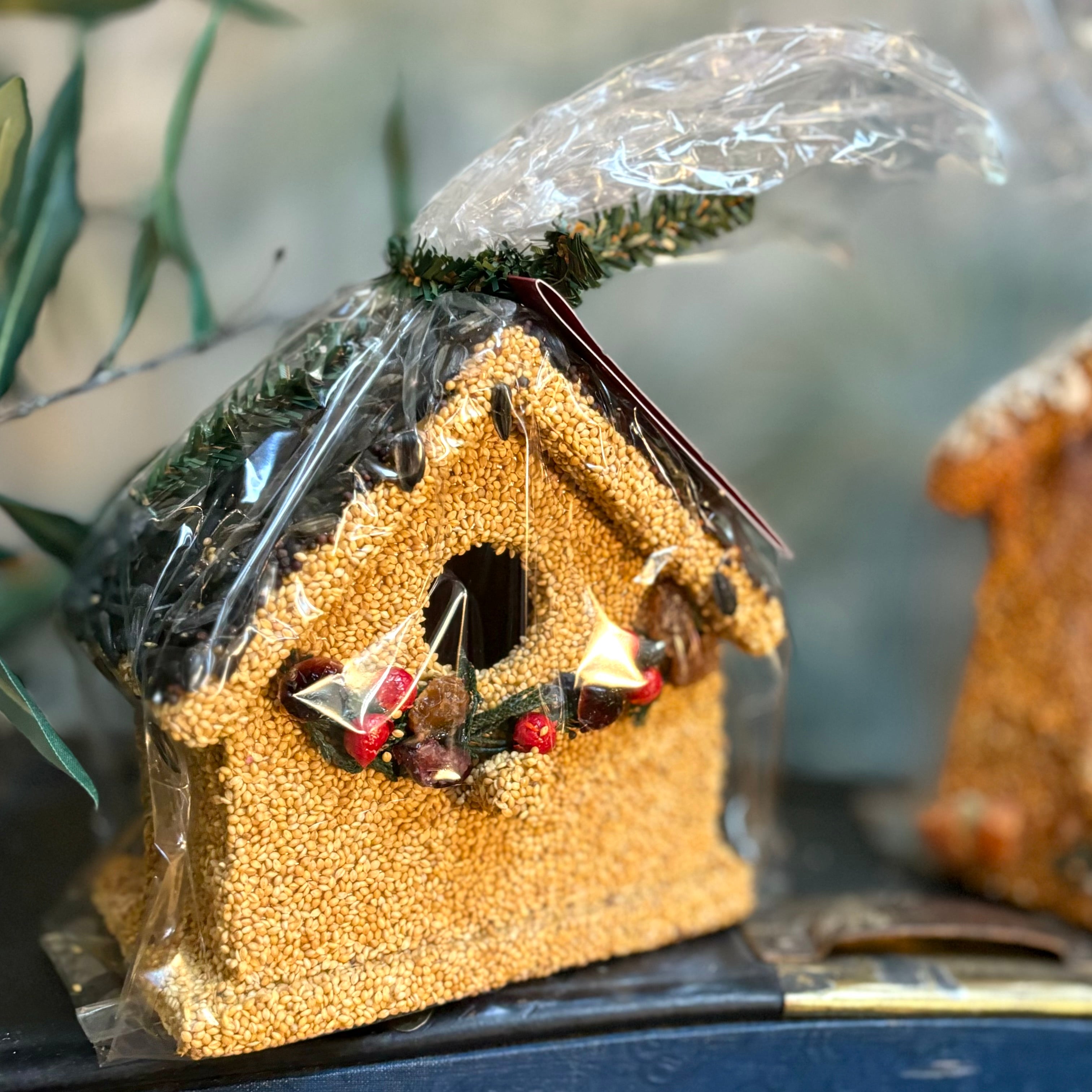 Holiday Season Cottage Seeded Birdhouse Juniper Garland