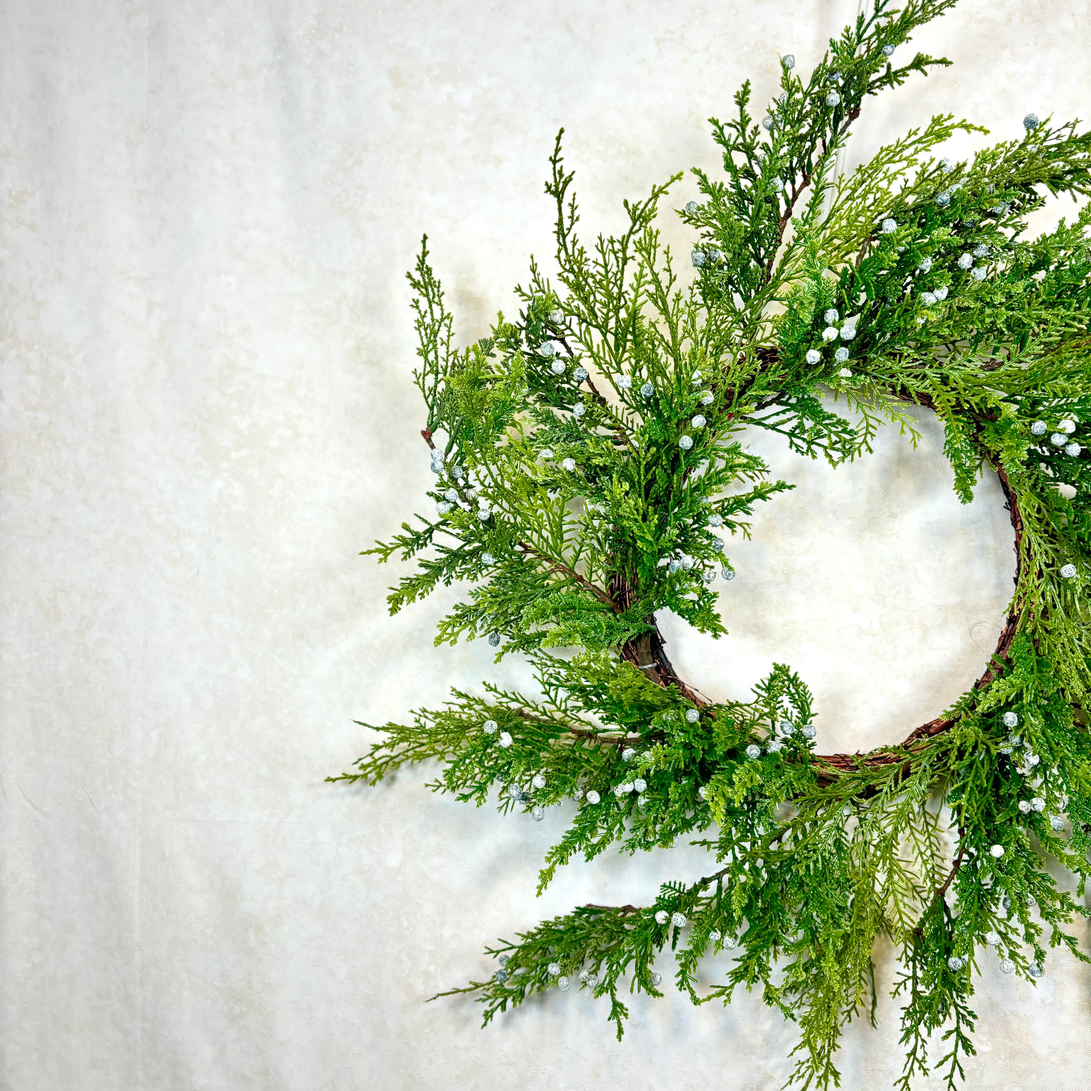 24”D Juniper Seeded Wreath