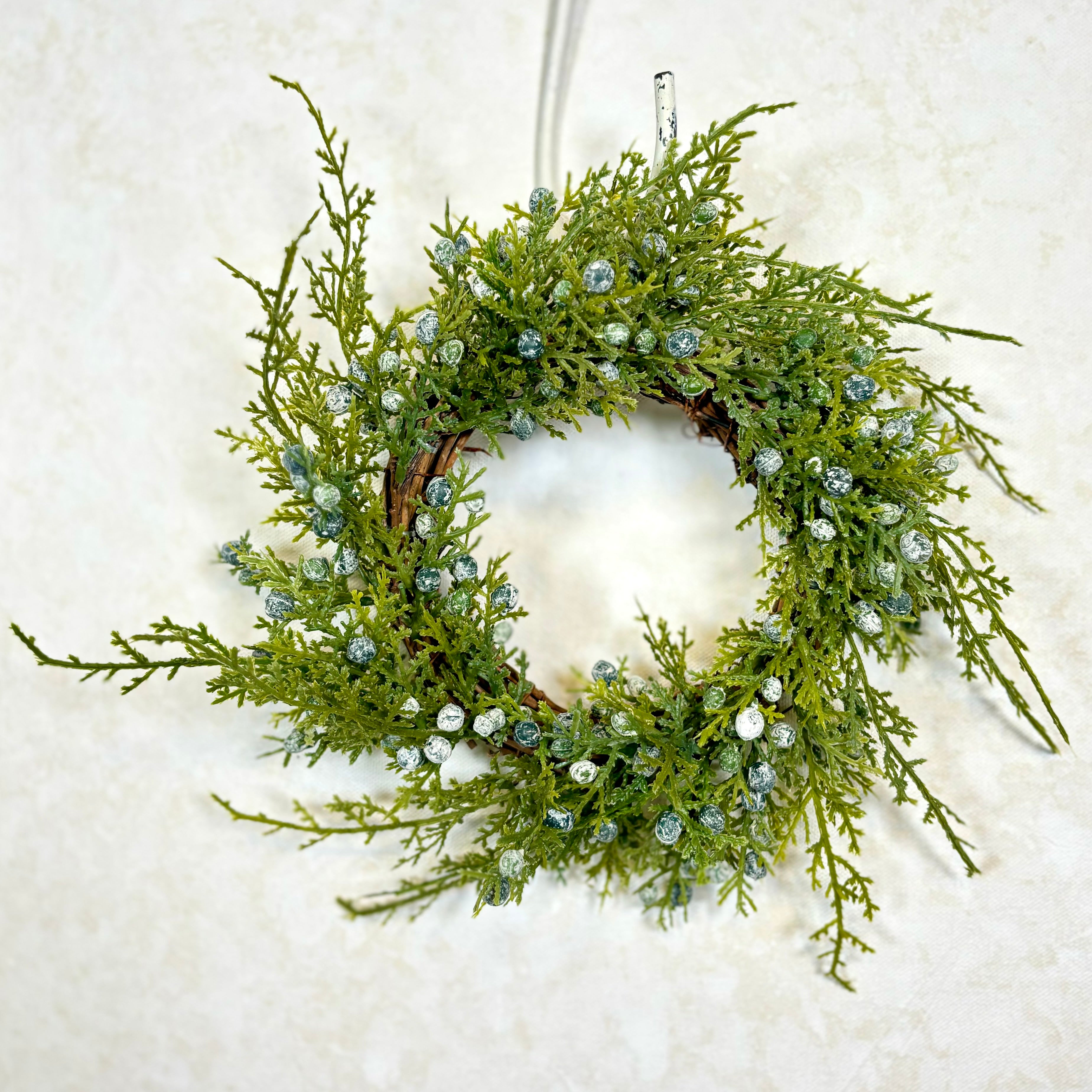 8"D Seeding Juniper Wreath