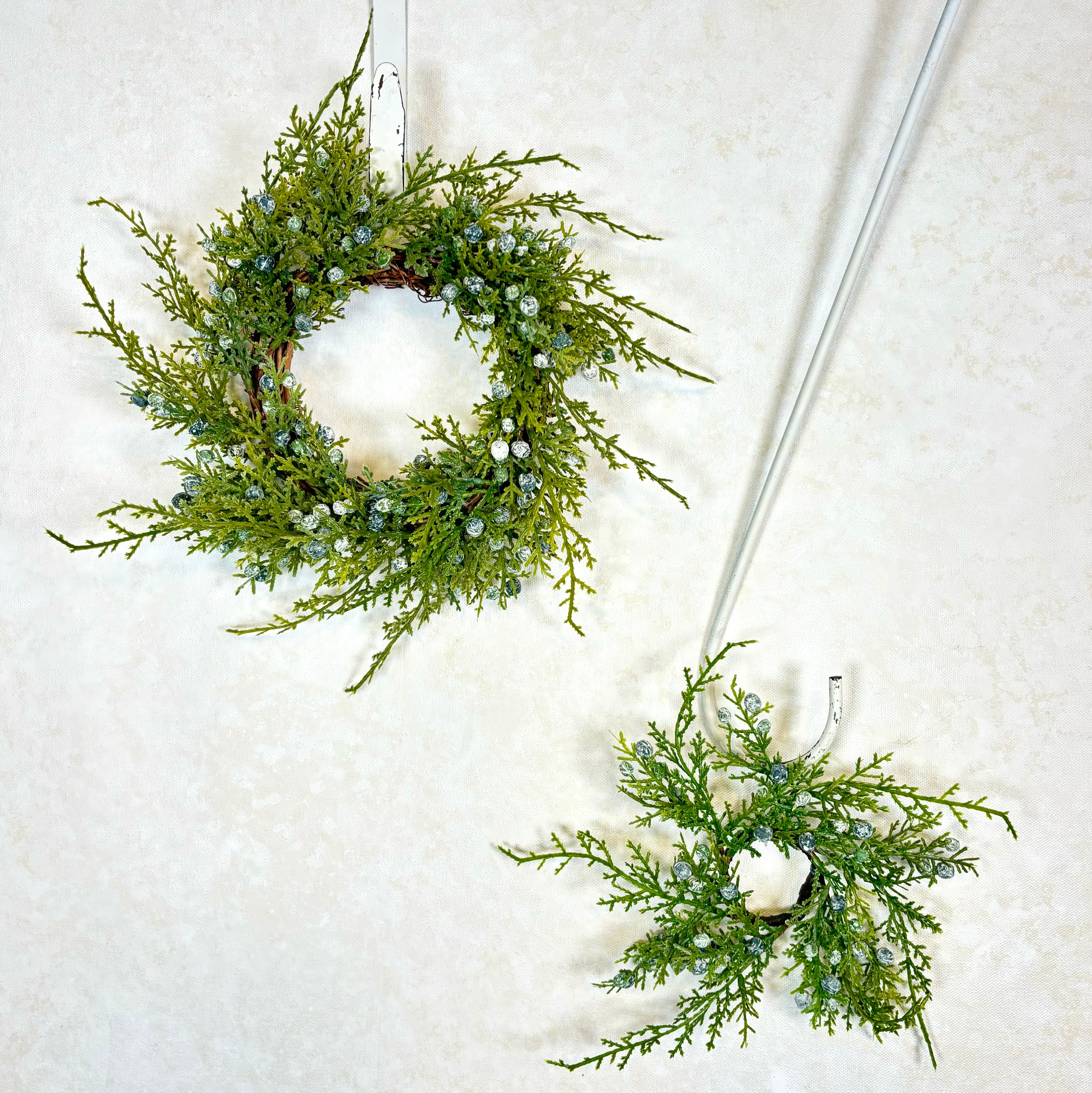 8"D Seeding Juniper Wreath