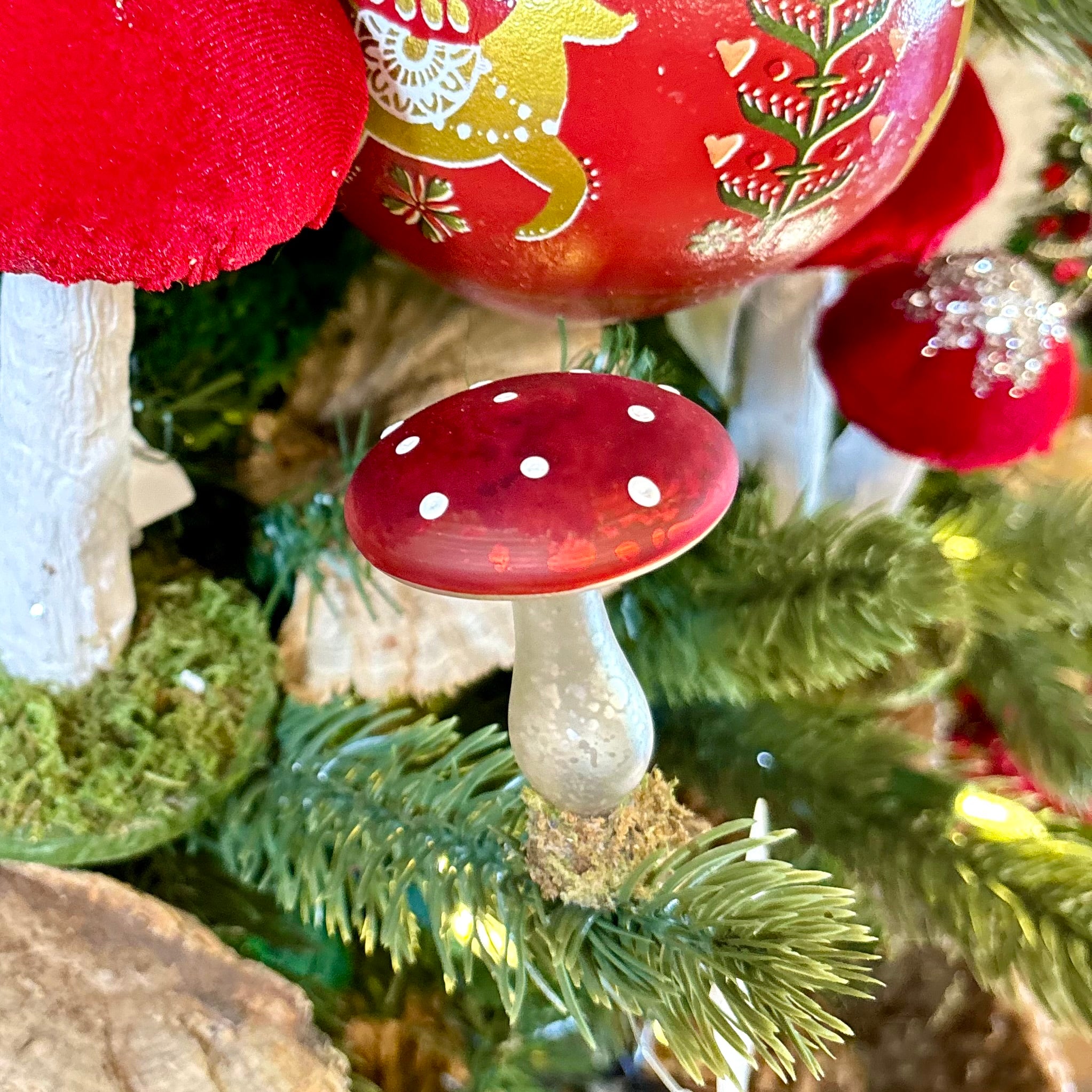 Antiqued Glass Clip-on Toadstool Red Mushroom