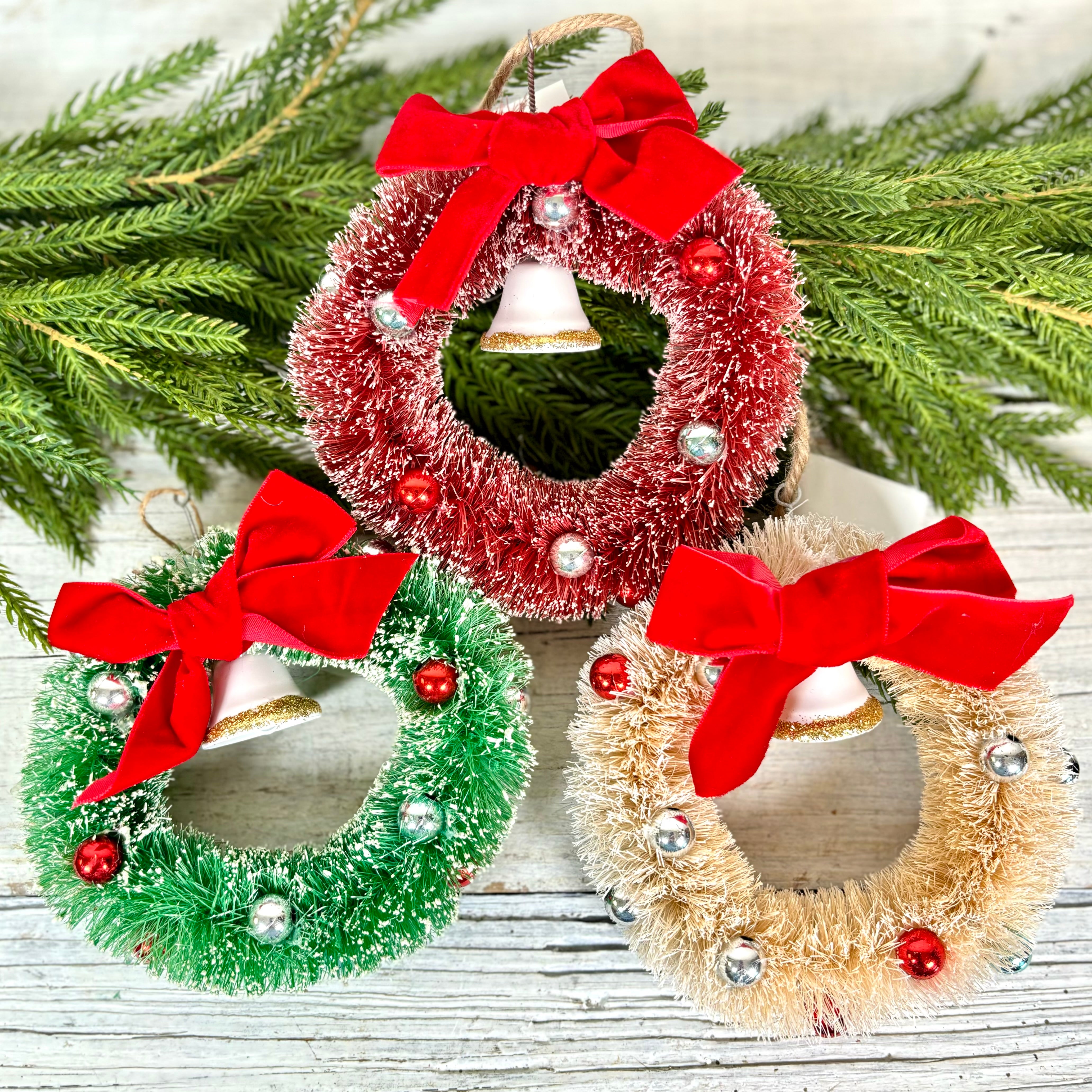 Red Sisal Wreath with Bell Bow Ornament