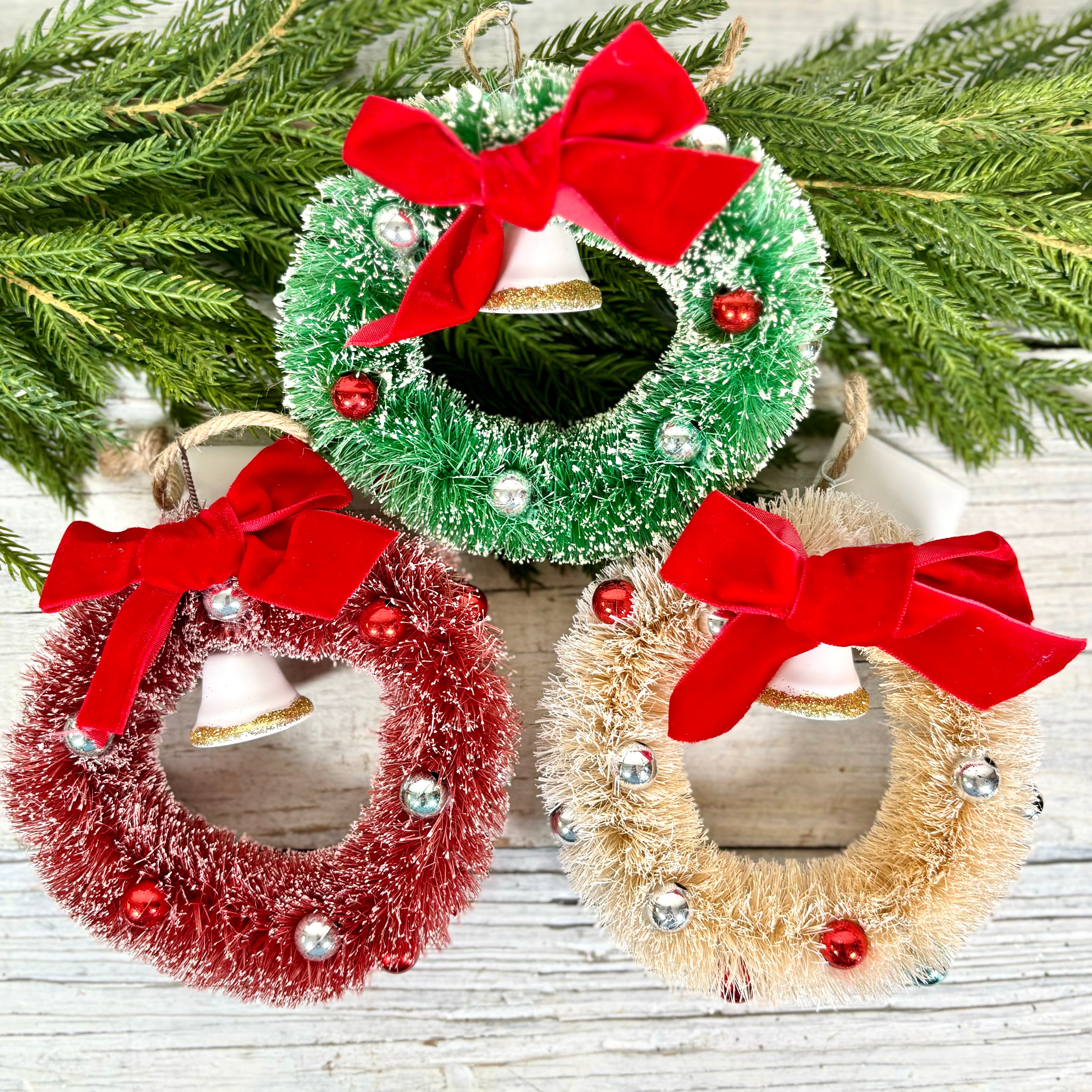 Green Sisal Wreath with Bell Bow Ornament