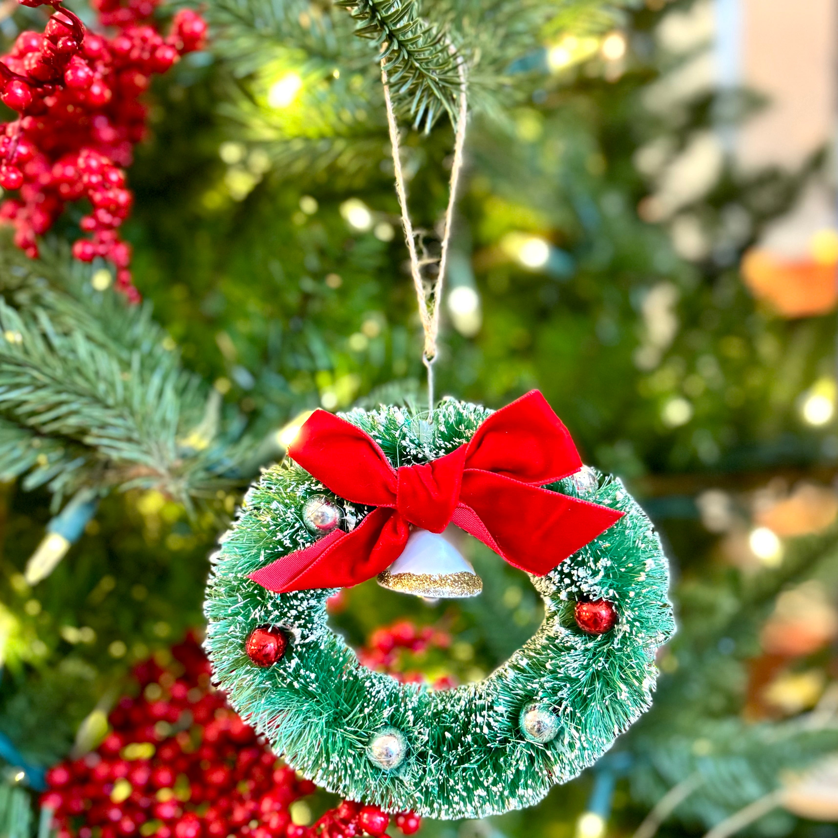 Green Sisal Wreath with Bell Bow Ornament