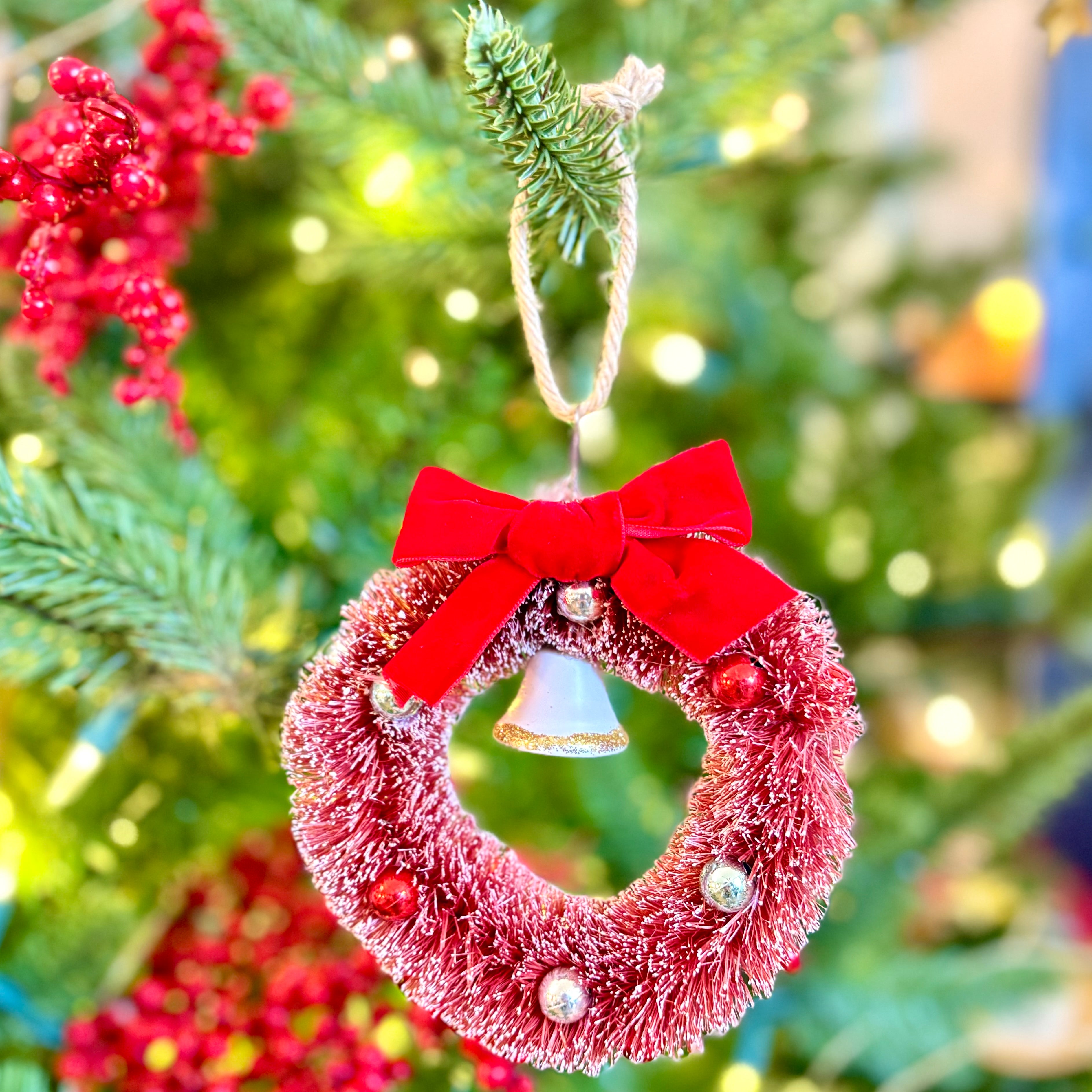 Red Sisal Wreath with Bell Bow Ornament