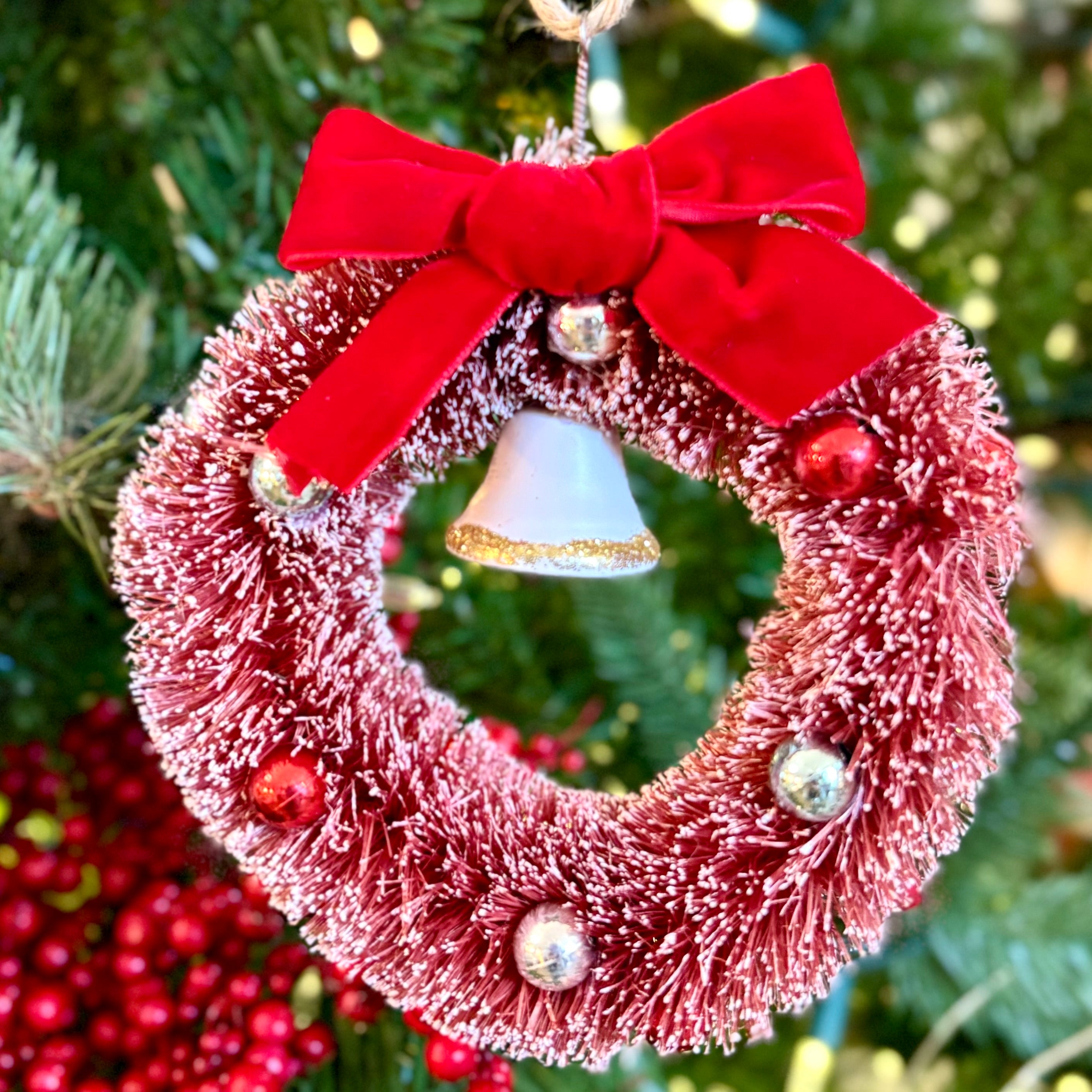 Red Sisal Wreath with Bell Bow Ornament