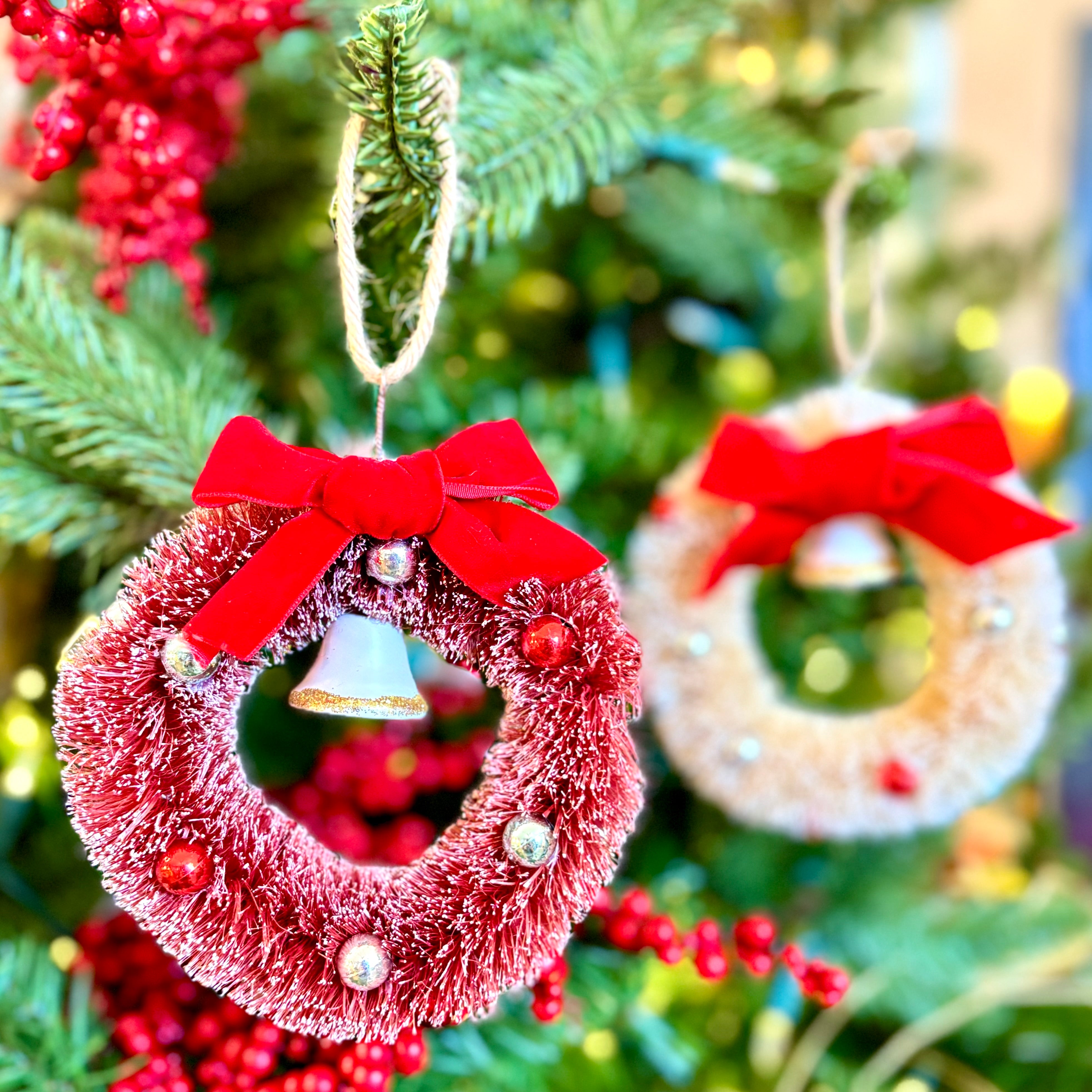 Red Sisal Wreath with Bell Bow Ornament