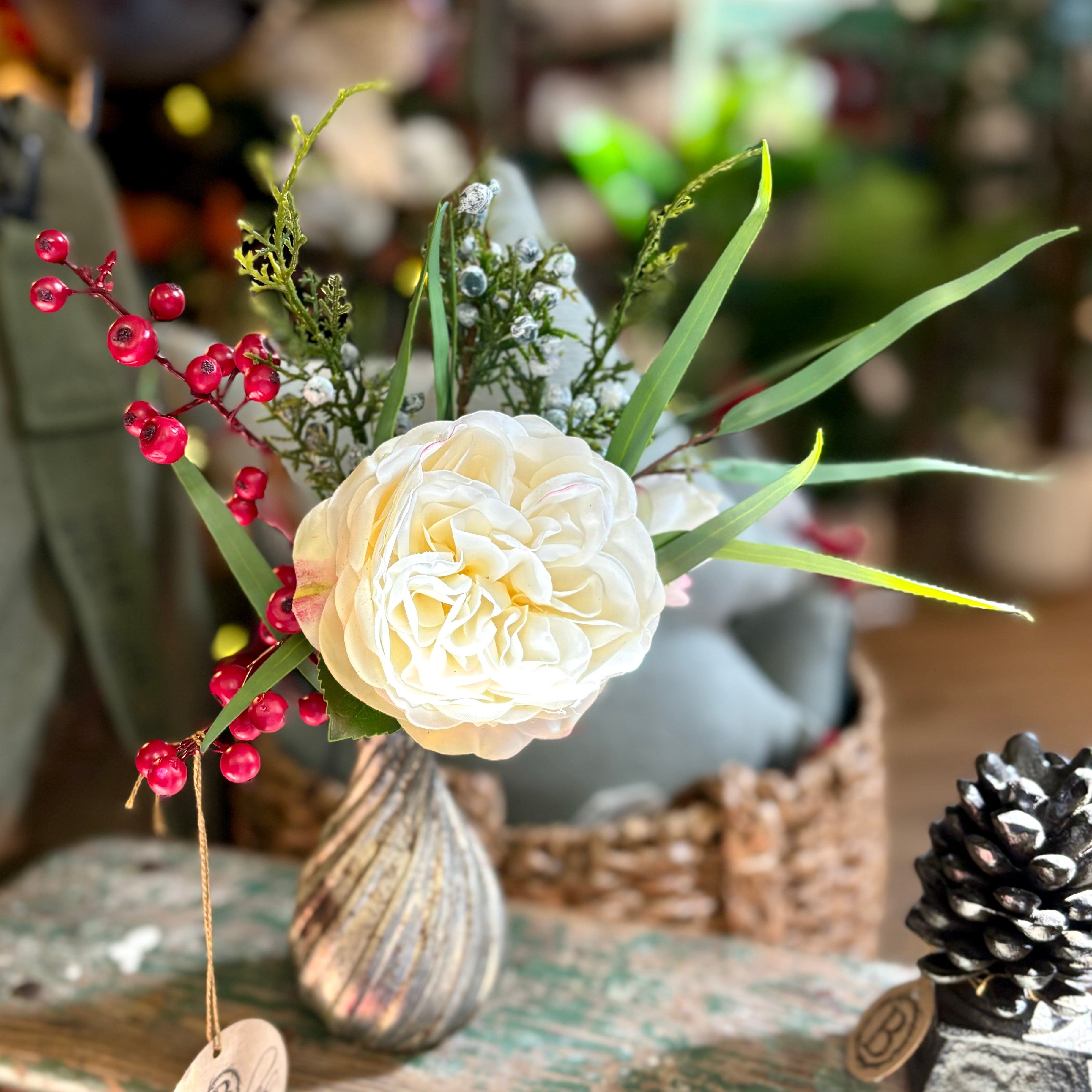 Christmas Rose Mini Bouquet