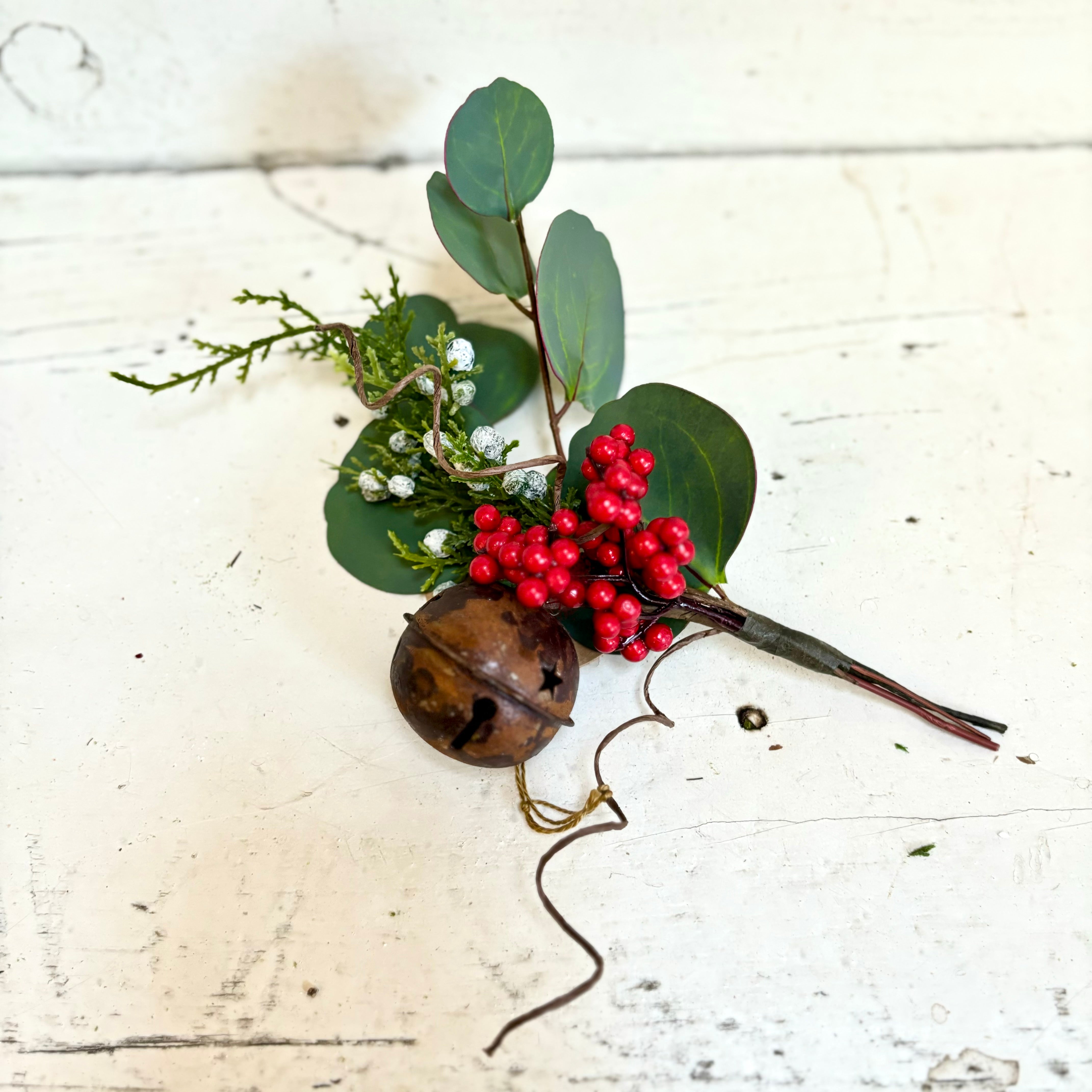 Jingle Bell Holiday Mini Bouquet Drop In