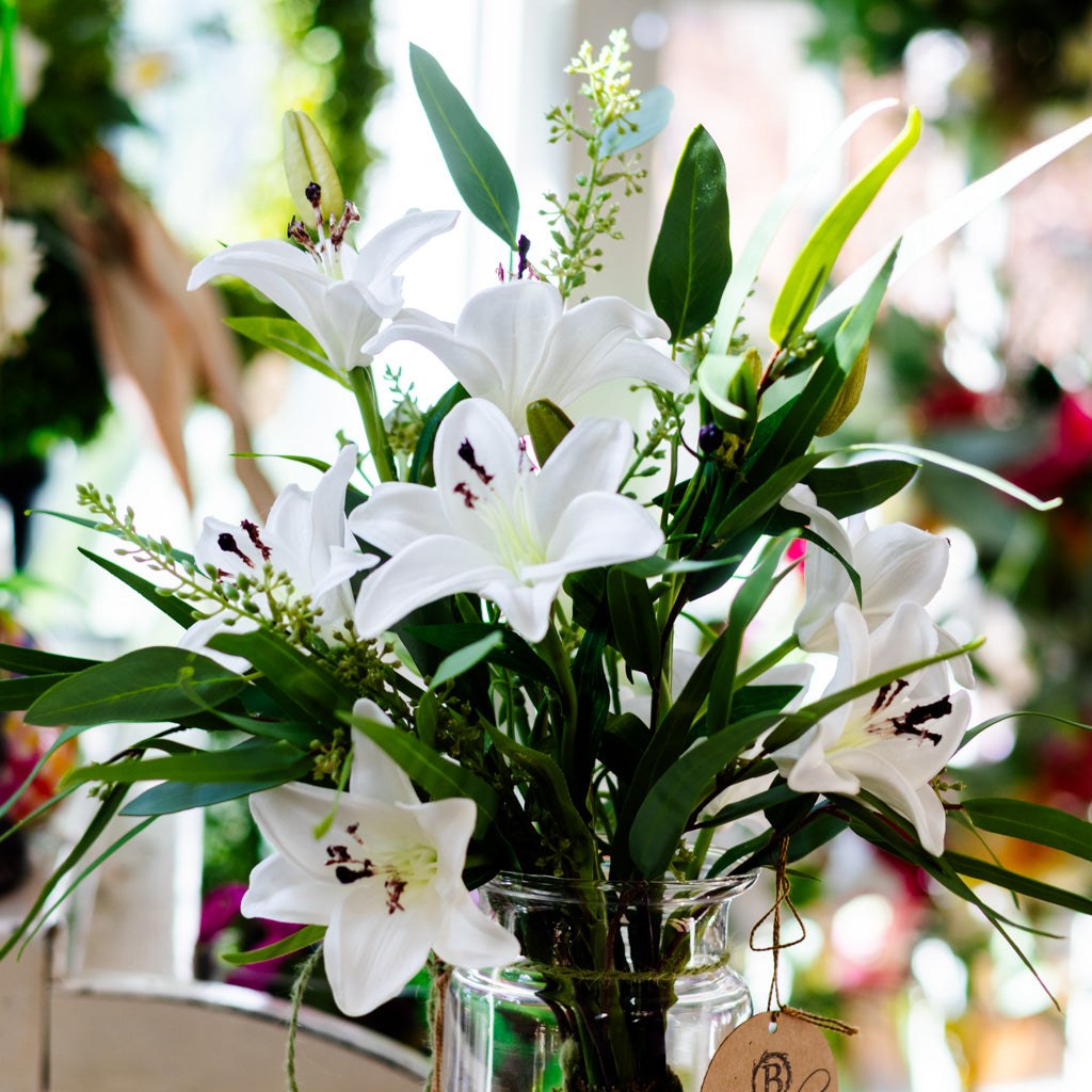 Small Easter Lily Bouquet Drop In