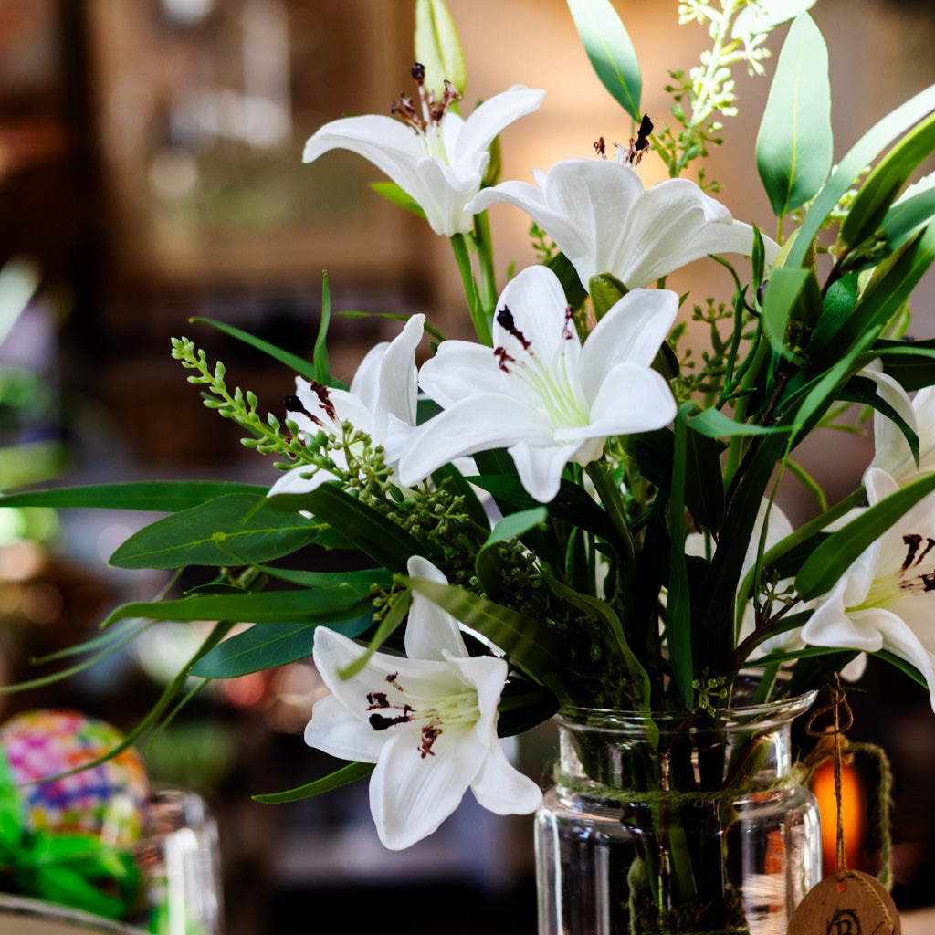Small Easter Lily Bouquet Drop In
