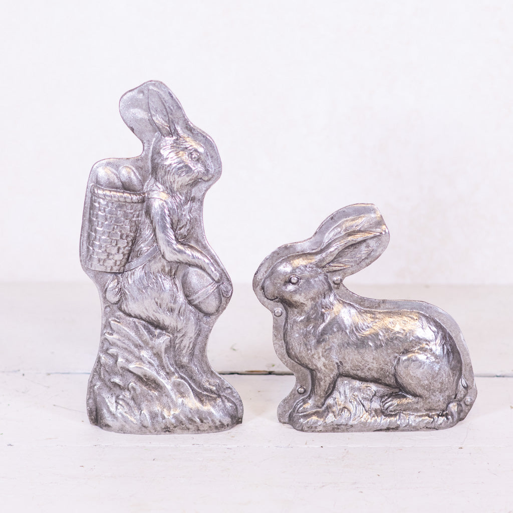 Antiqued Decorative Resin Easter Rabbit Candy Mold Sitting