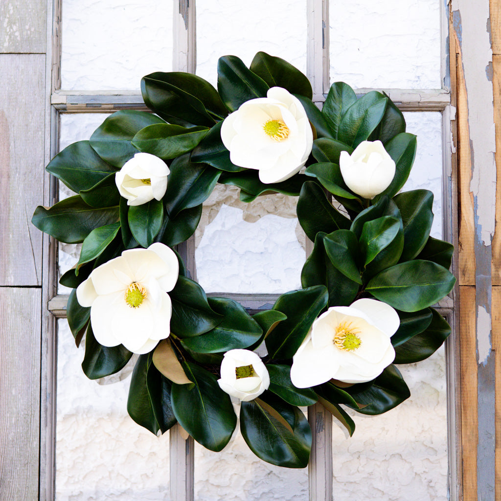 Magnolia Natural Wreath with Three Flowers and Buds