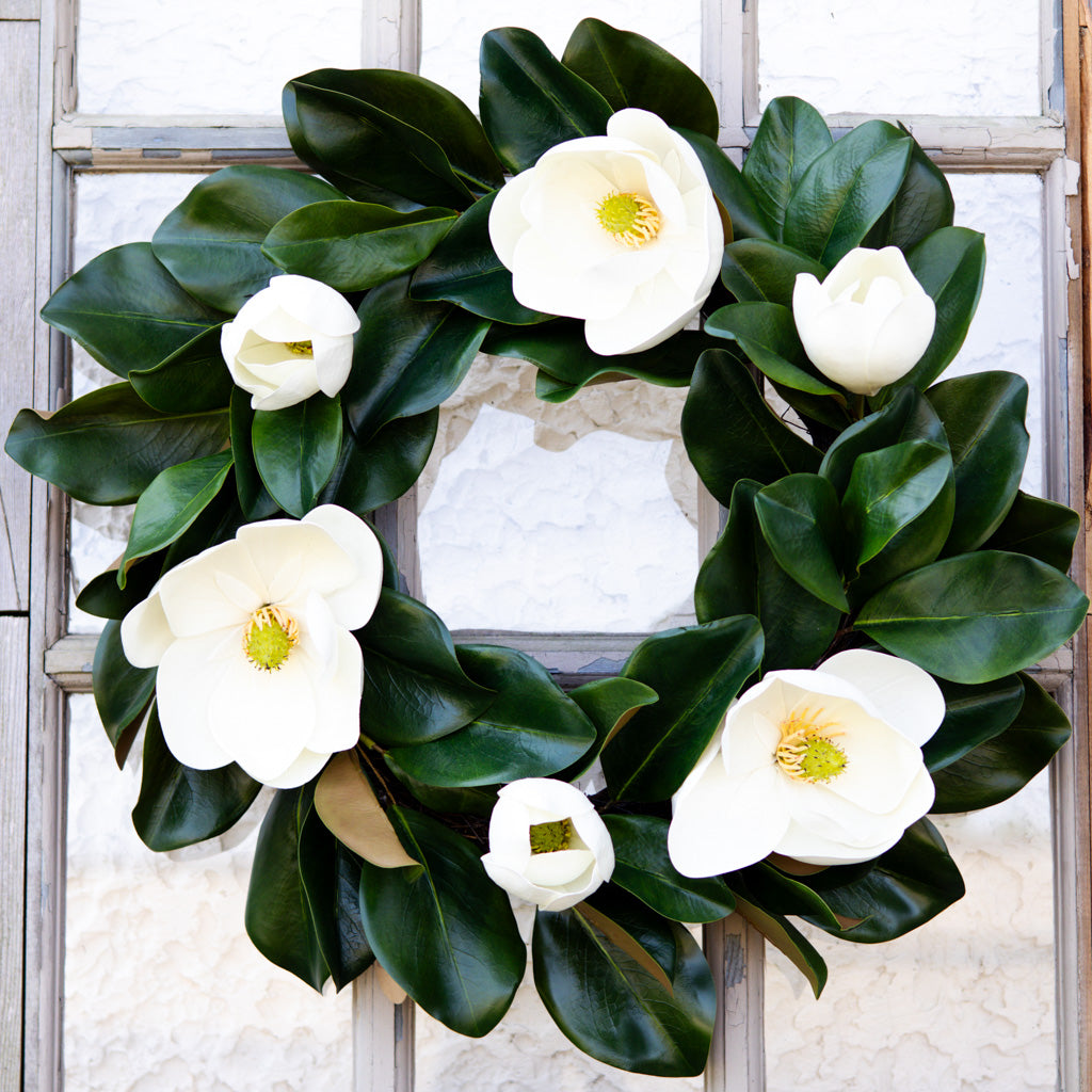 Magnolia Natural Wreath with Three Flowers and Buds