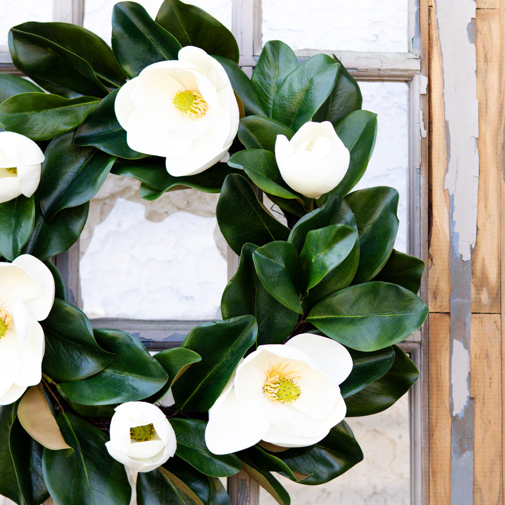 Magnolia Natural Wreath with Three Flowers and Buds