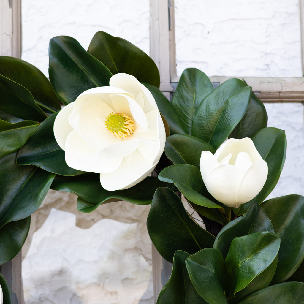 Magnolia Natural Wreath with Three Flowers and Buds