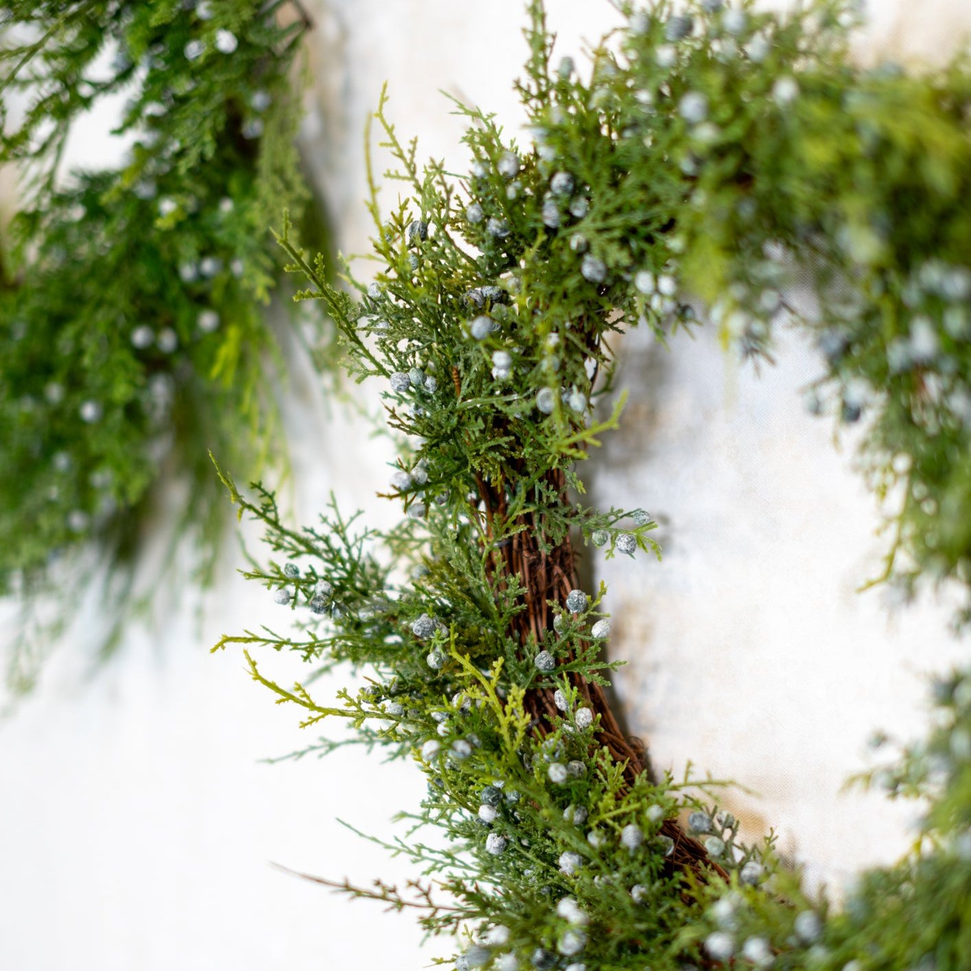 18"D Seeding Juniper Wreath