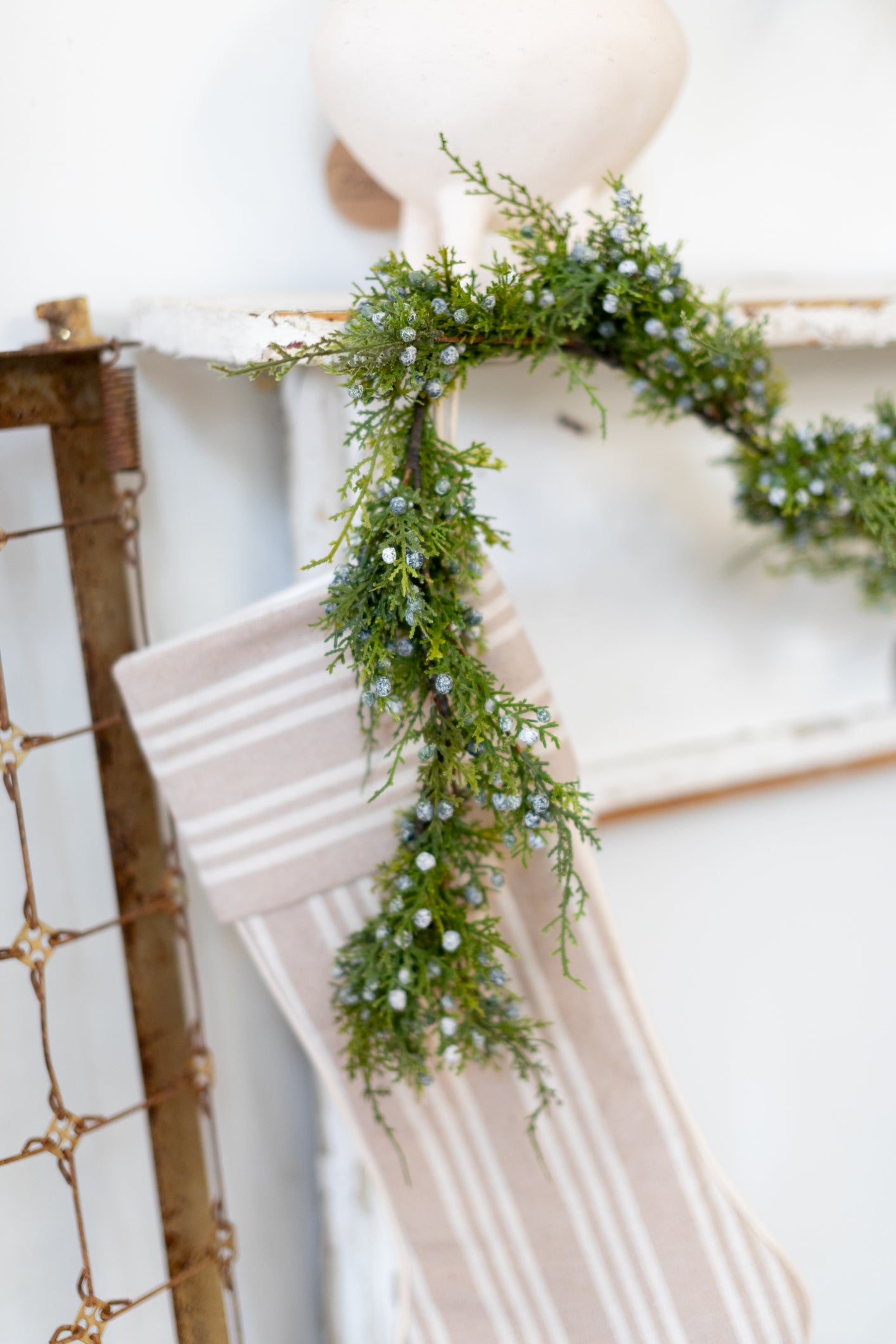 6 ft. Juniper Berry Garland