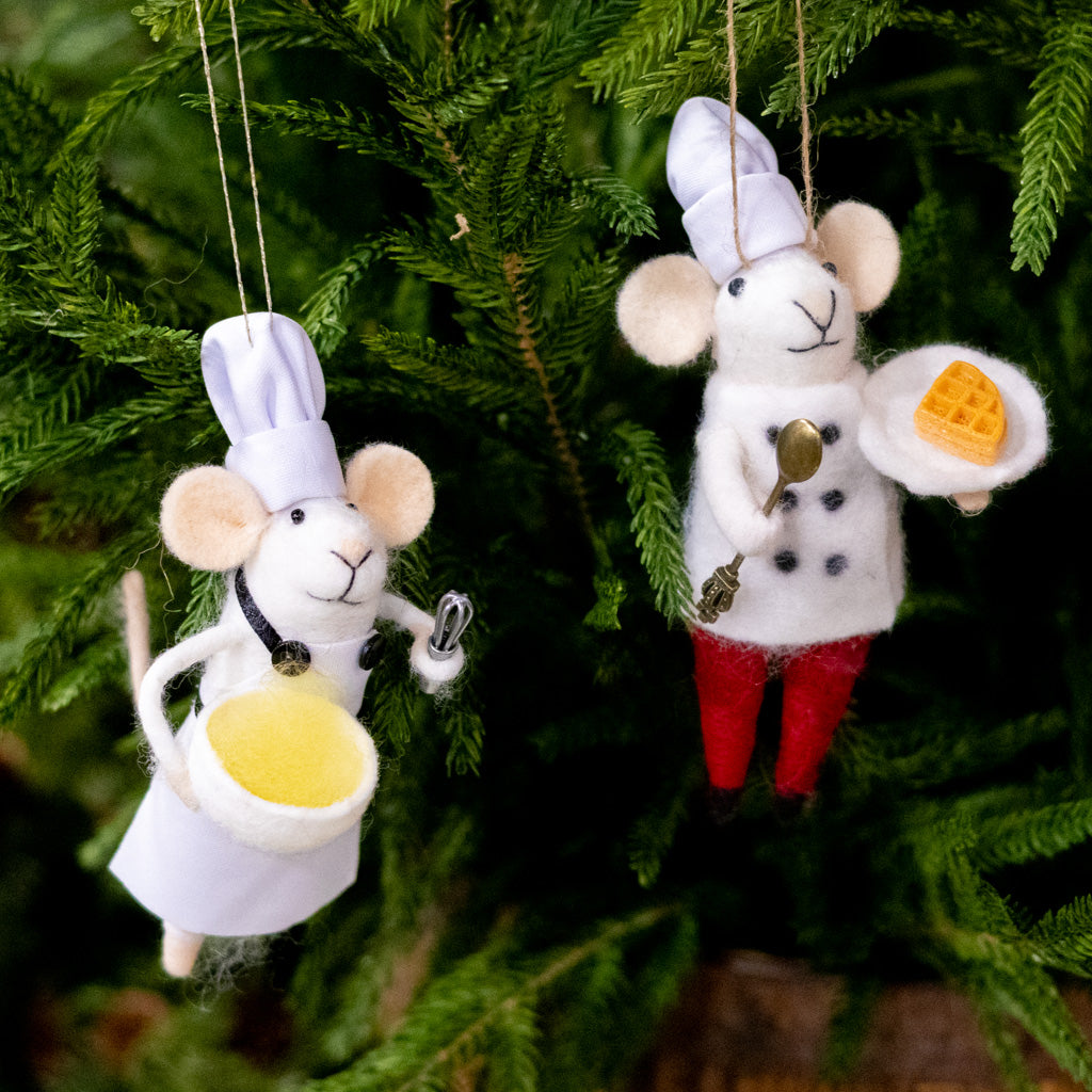 Felt Baker Mouse Holding Mixing Bowl Ornament