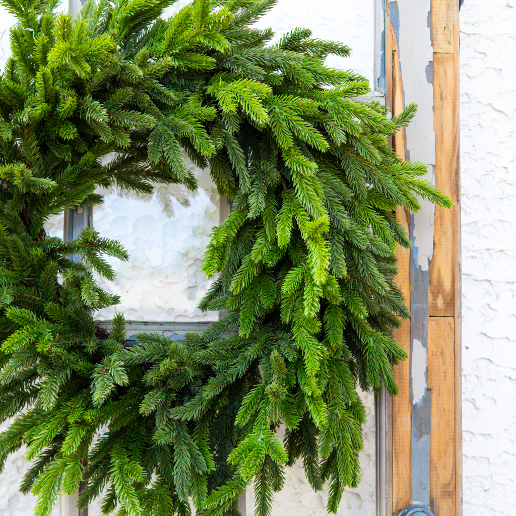 28"D Alpine Wreath