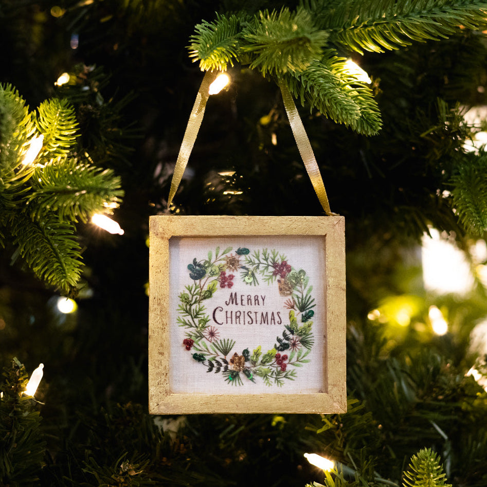 Embellished Wreath in Wood Box Ornament