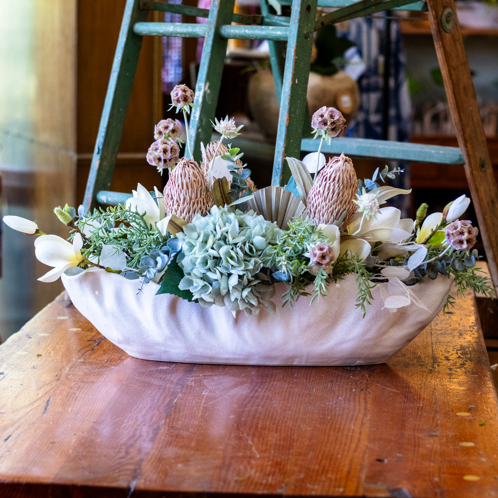 The Egret Elongated Centerpiece Drop In