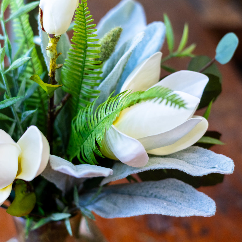 Saucer Magnolia Petite Bouquet