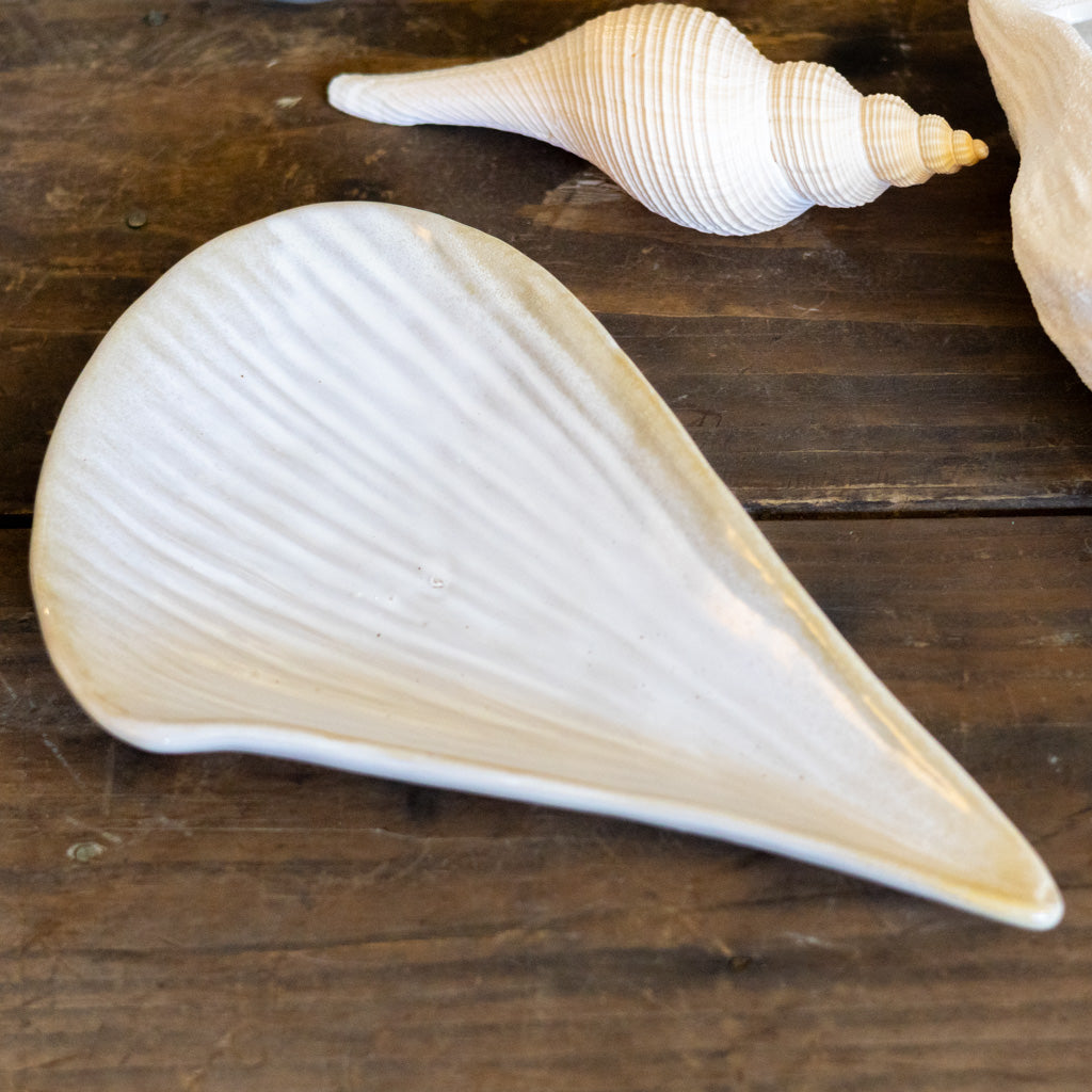 Stoneware Shell Plate with Reactive Glaze