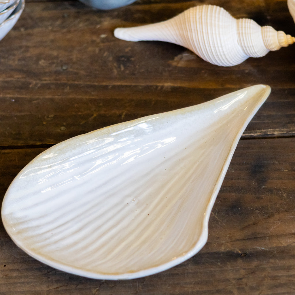 Stoneware Shell Plate with Reactive Glaze