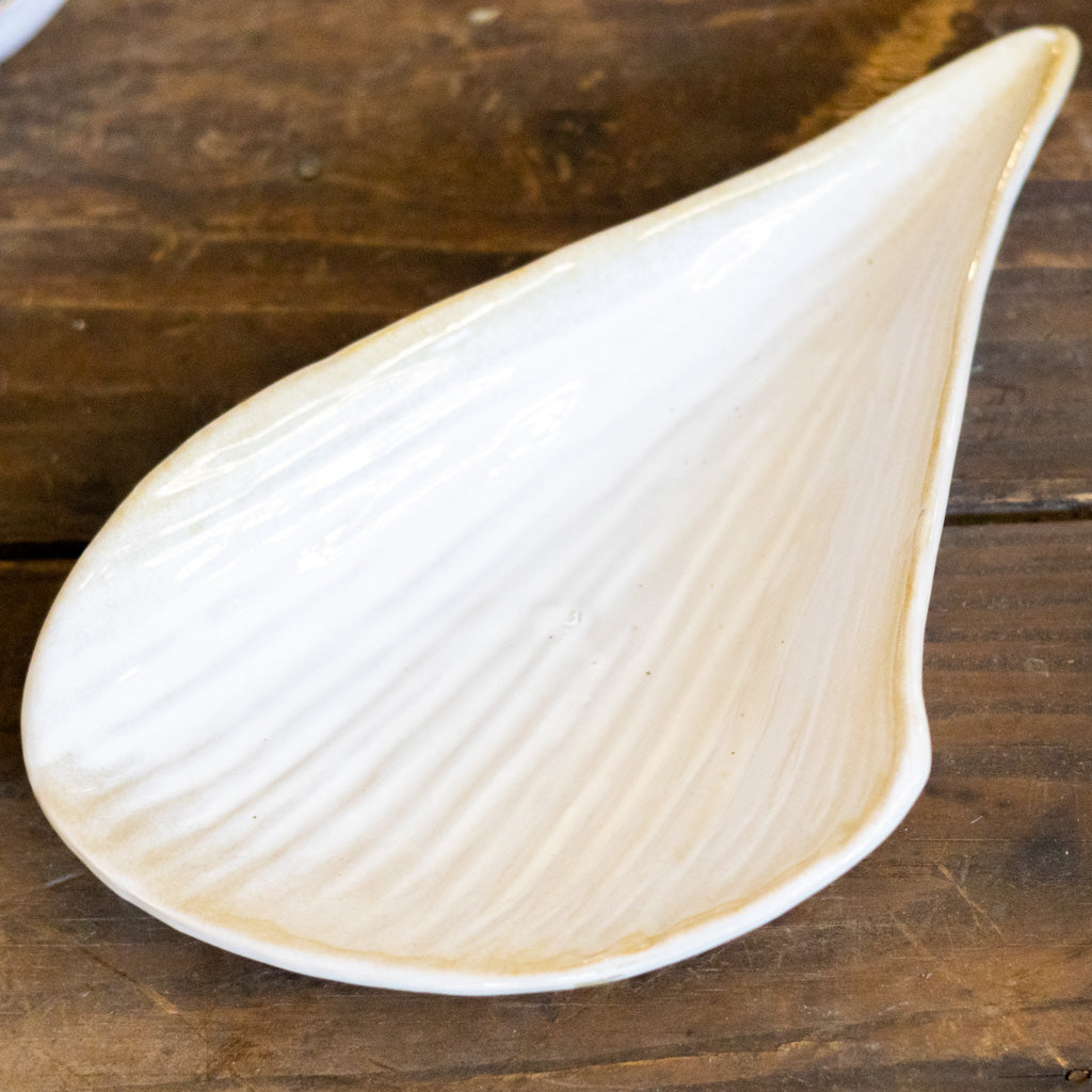 Stoneware Shell Plate with Reactive Glaze